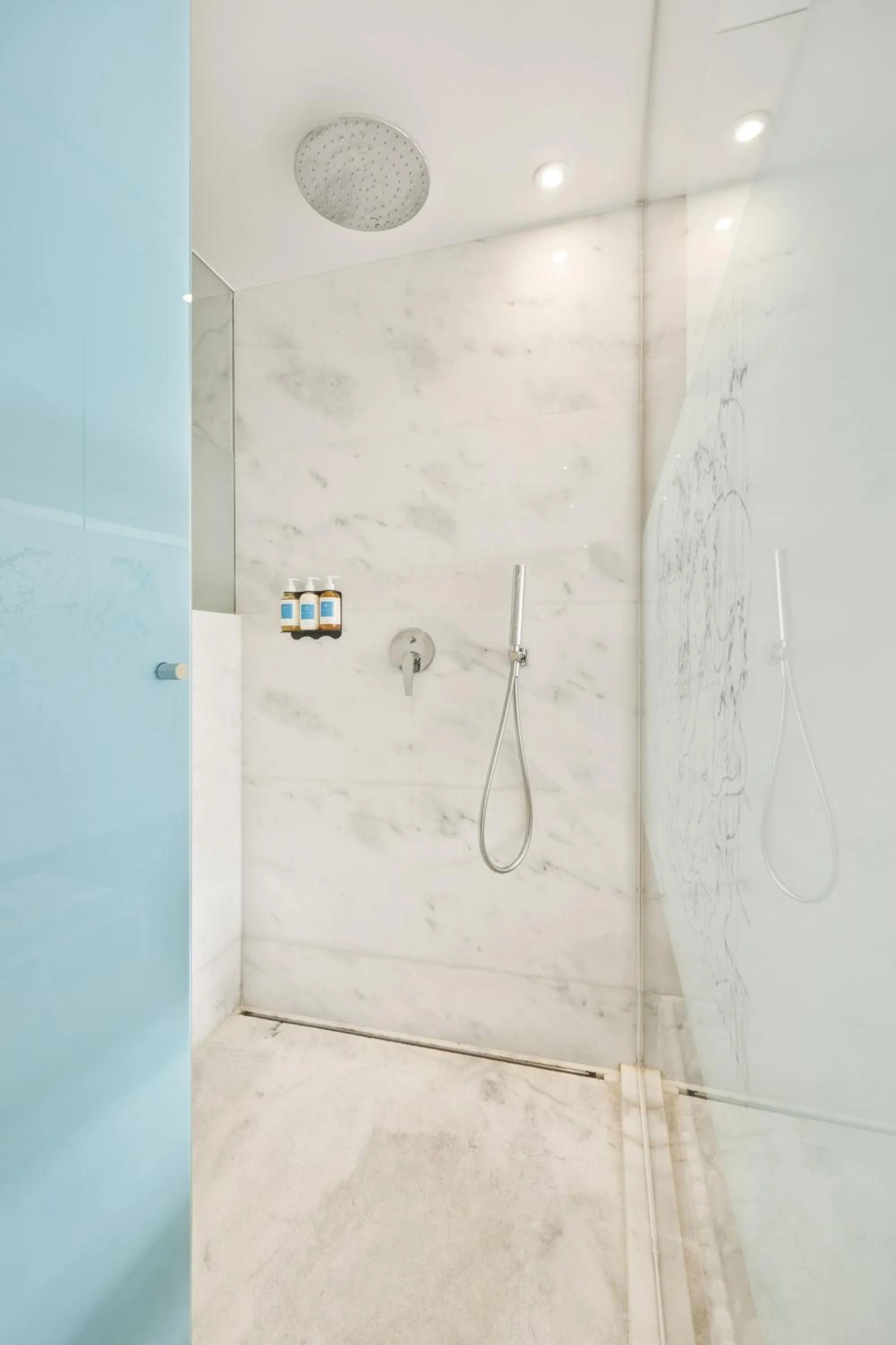 Shower in Gecko Hotel & Beach Club