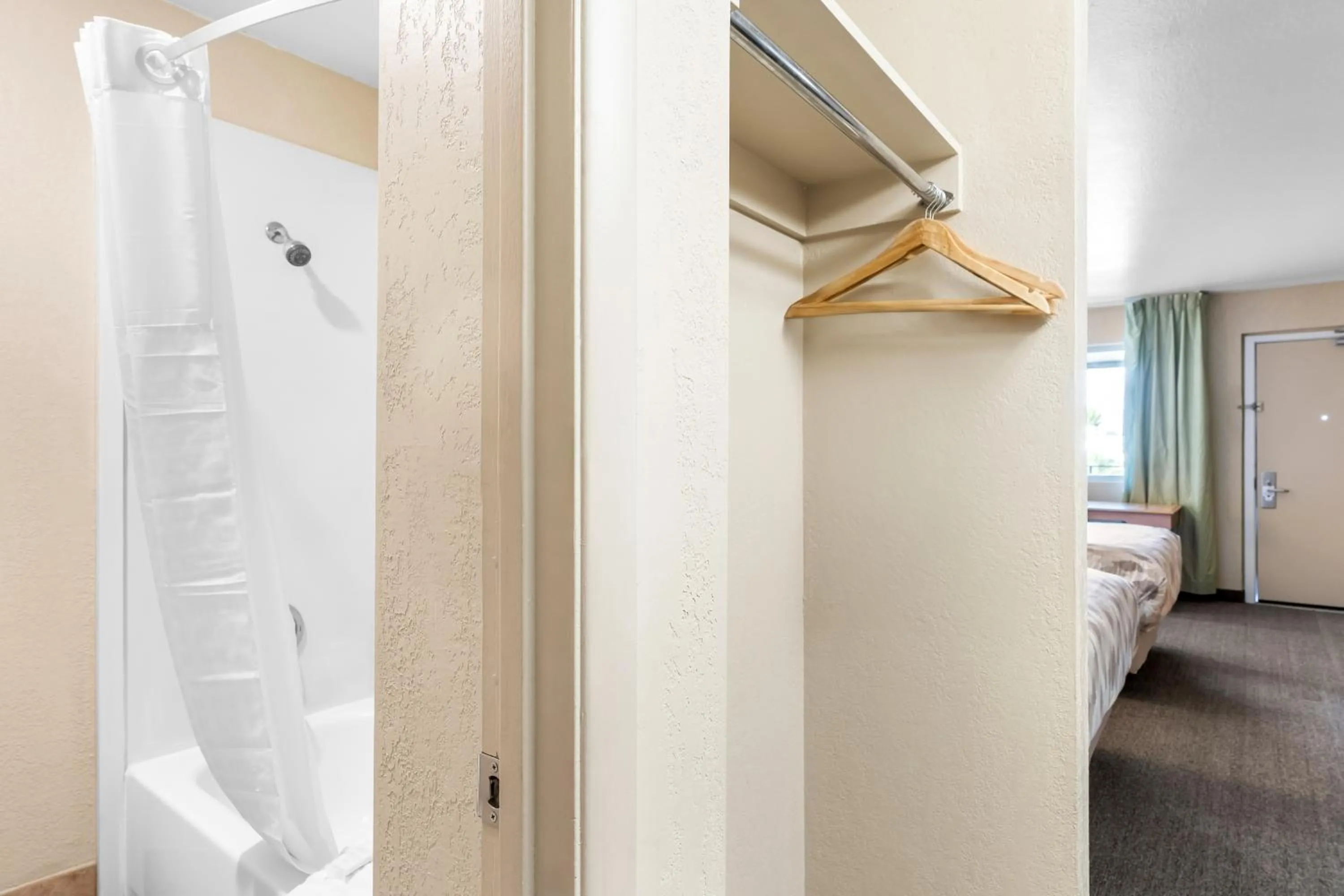 wardrobe in Americas Best Value Inn Yakima