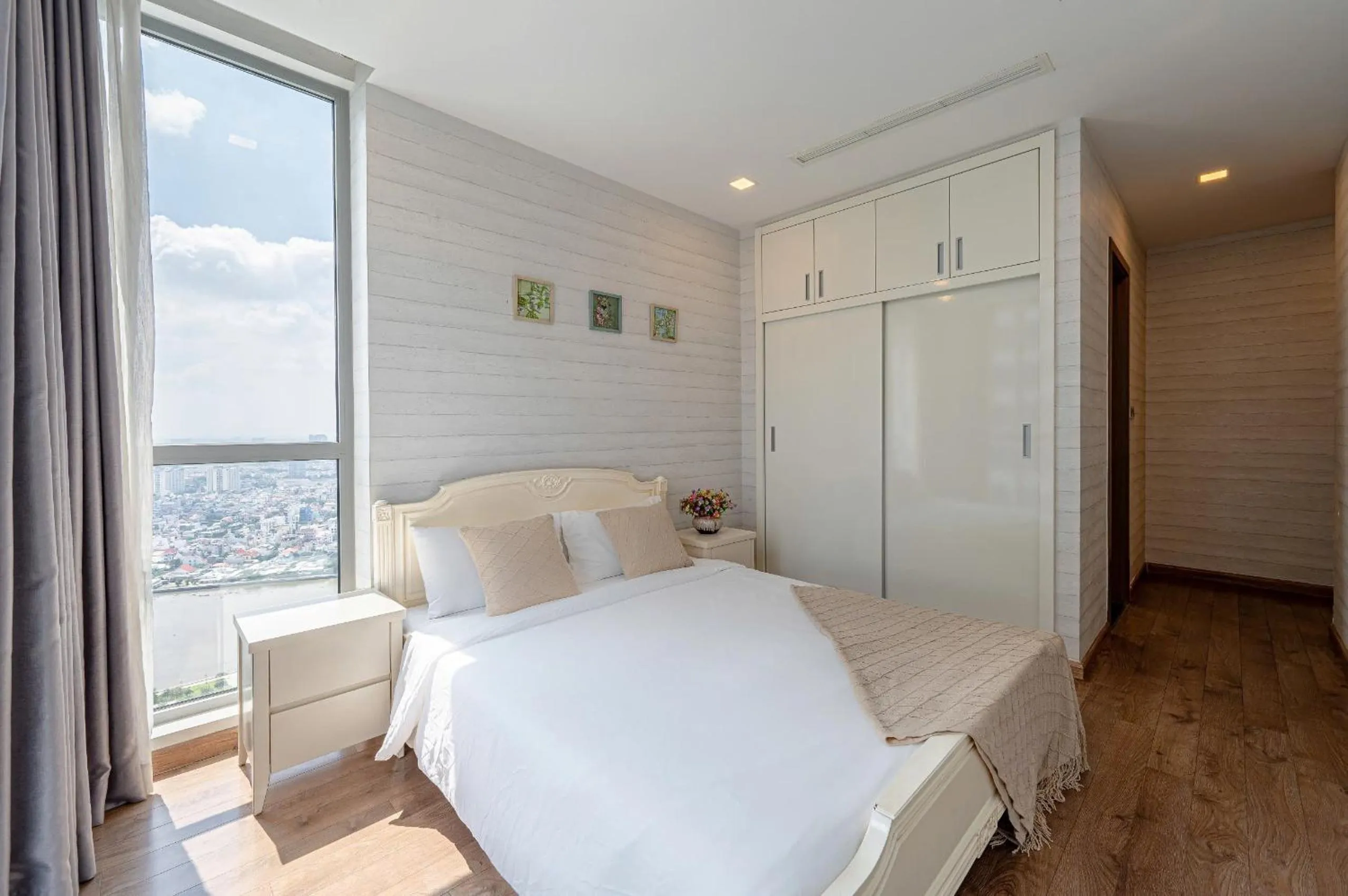 Bed in Urban Zen Saigon - Vinhomes Landmark 81