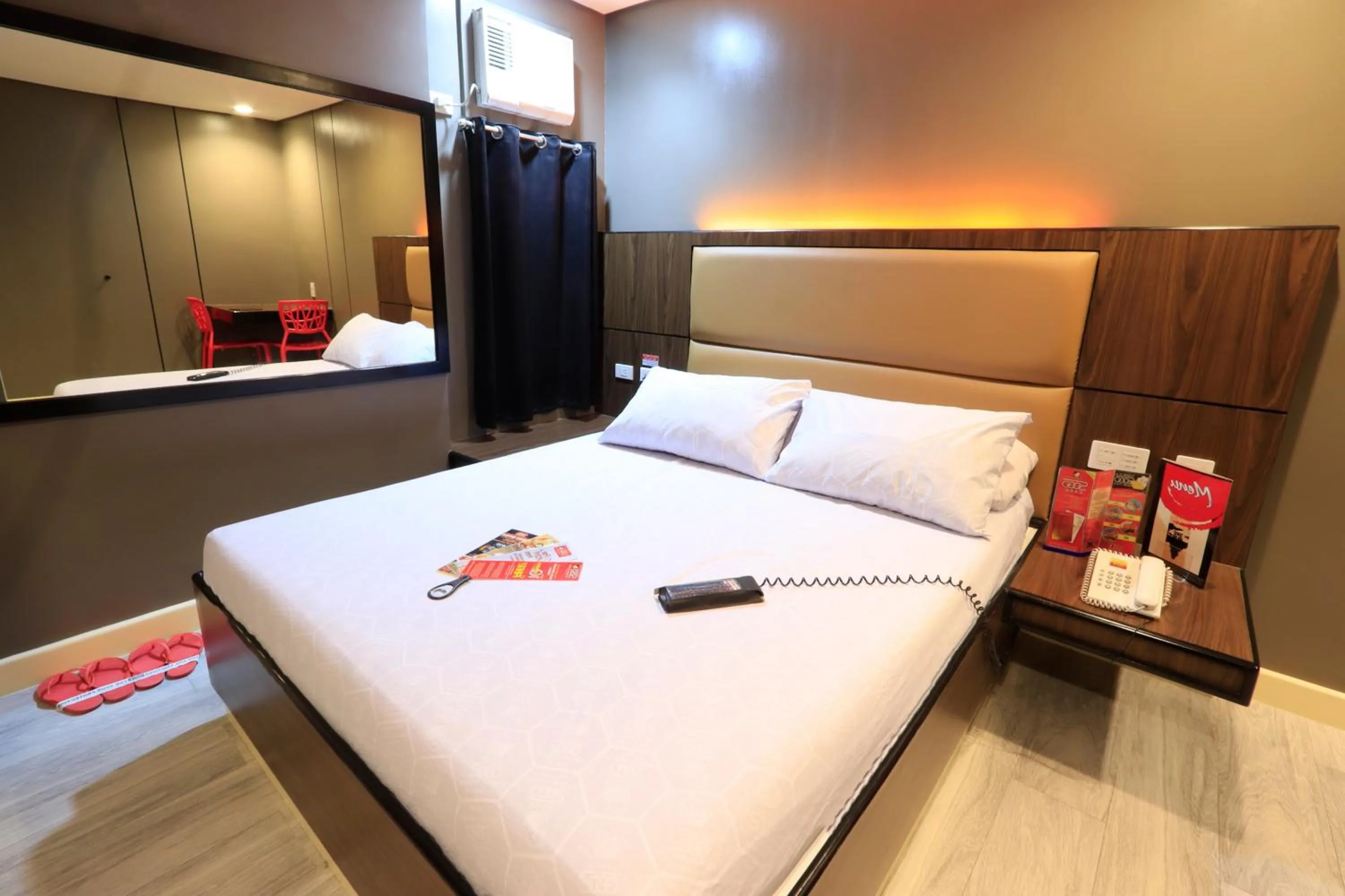 Bedroom, Bed in Hotel Sogo Fairview