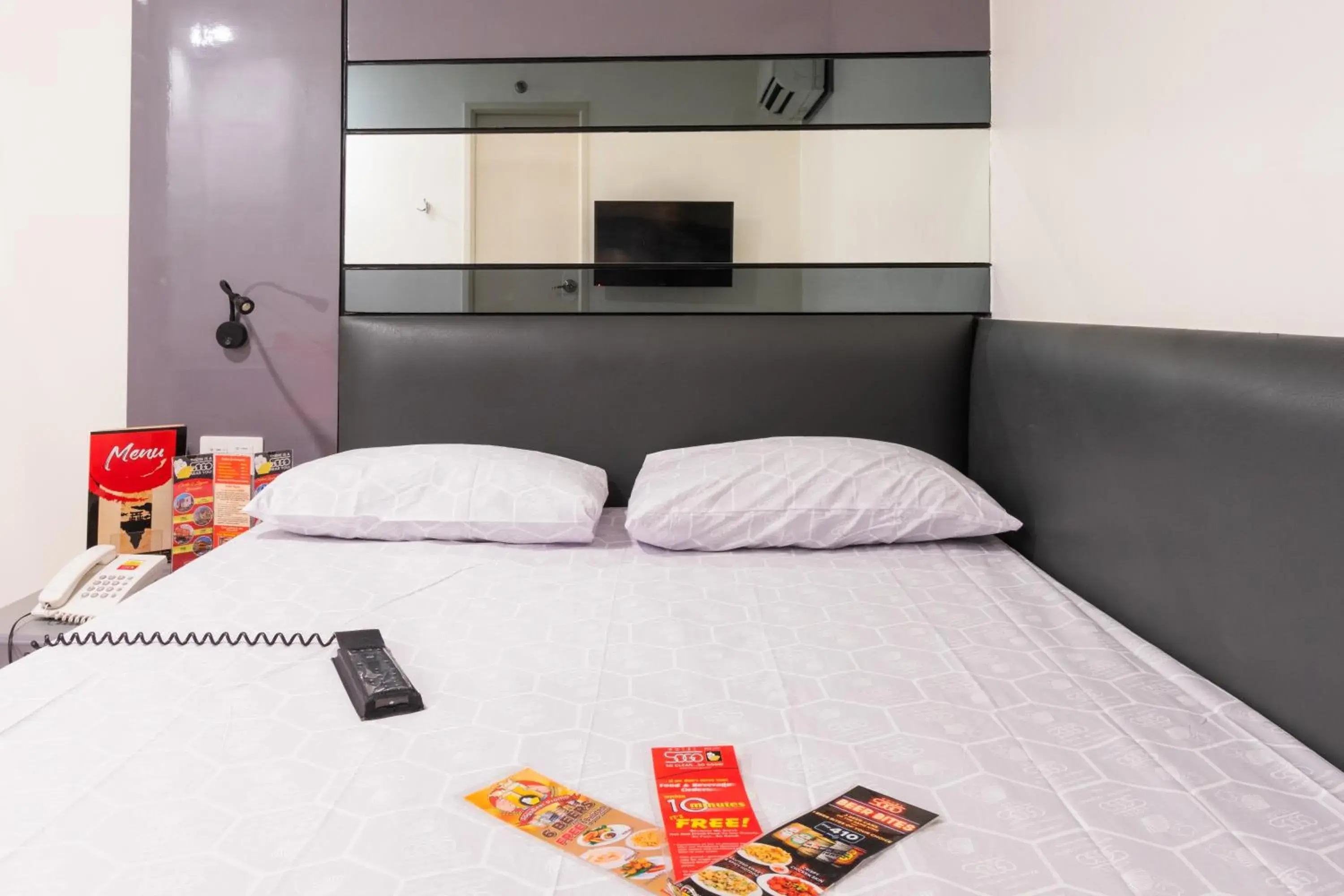 Bedroom, Bed in Hotel Sogo Fairview Bedroom, Bed in Hotel Sogo Fairview