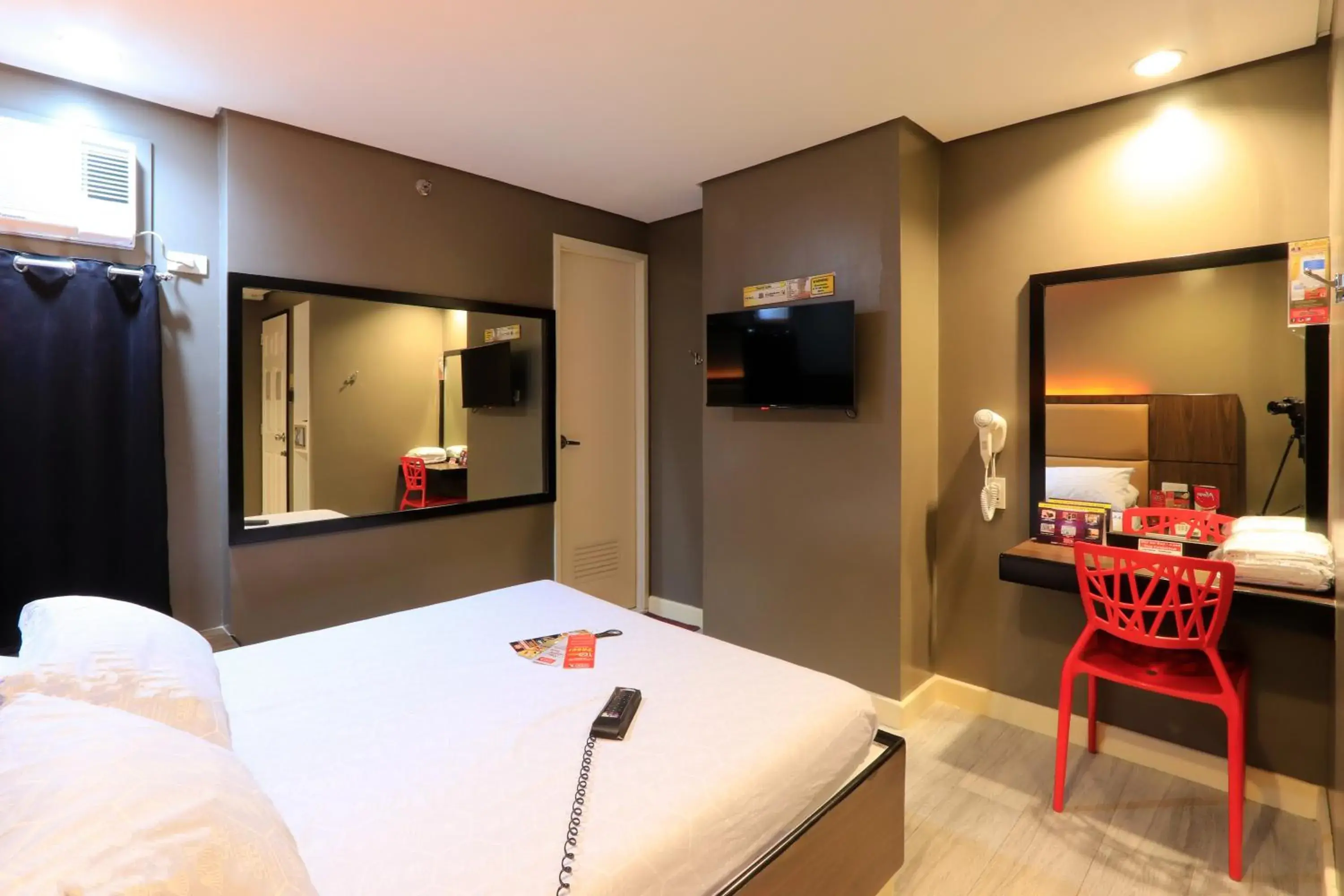 Bedroom, Bed in Hotel Sogo Fairview Bedroom, Bed in Hotel Sogo Fairview