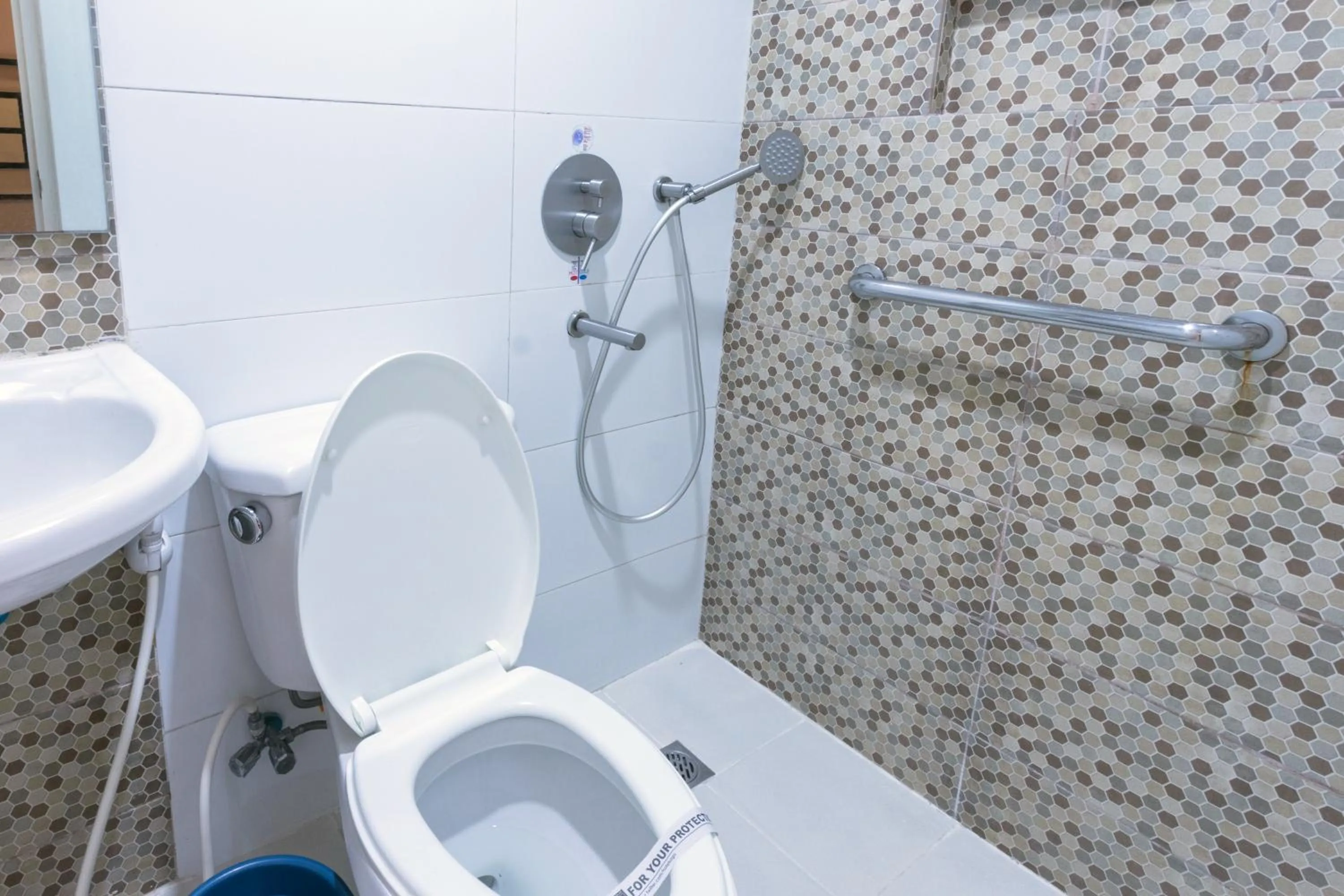 Bathroom in Hotel Sogo Santa Mesa