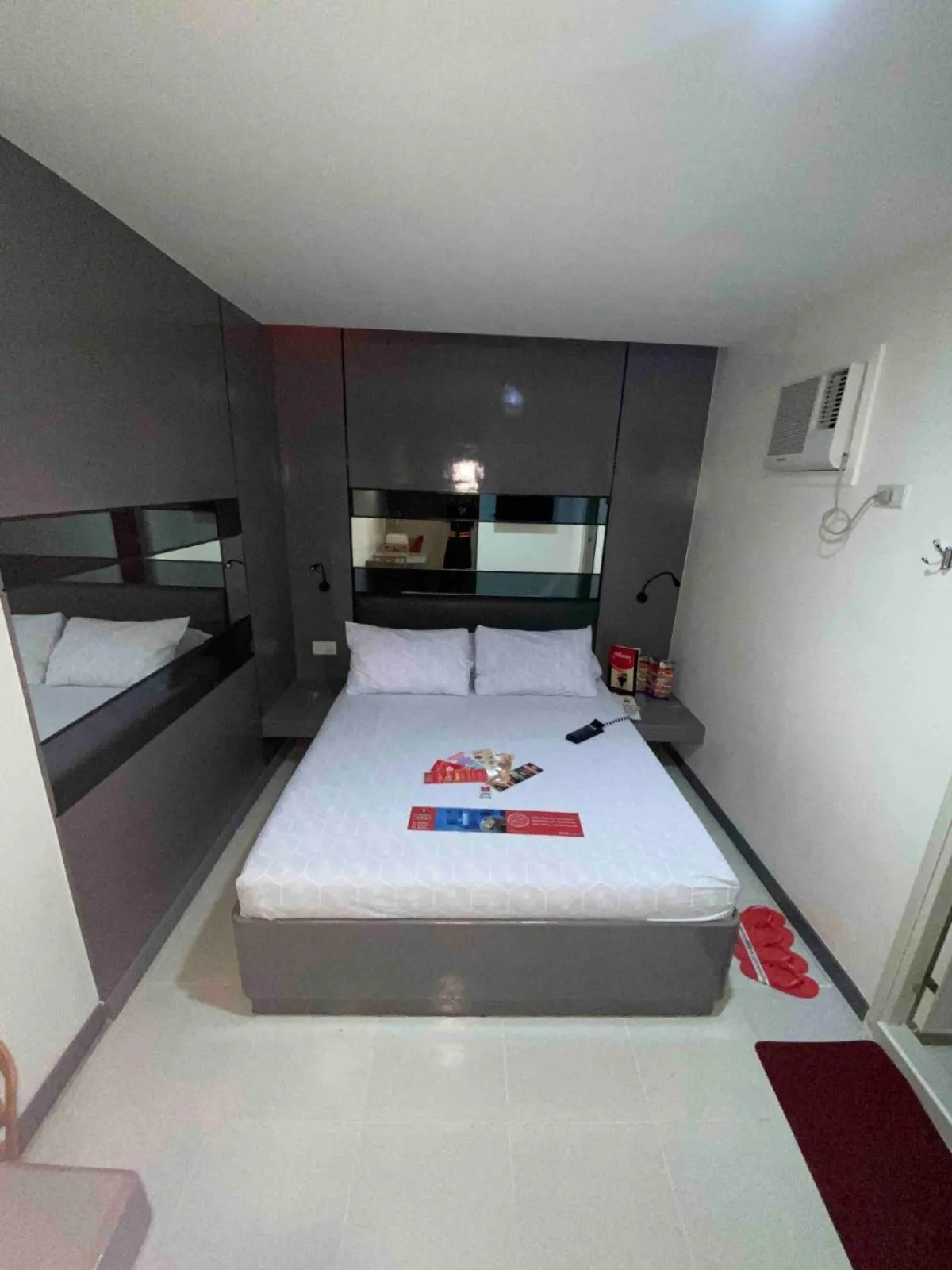 Bedroom, Bed in Hotel Sogo Santa Mesa