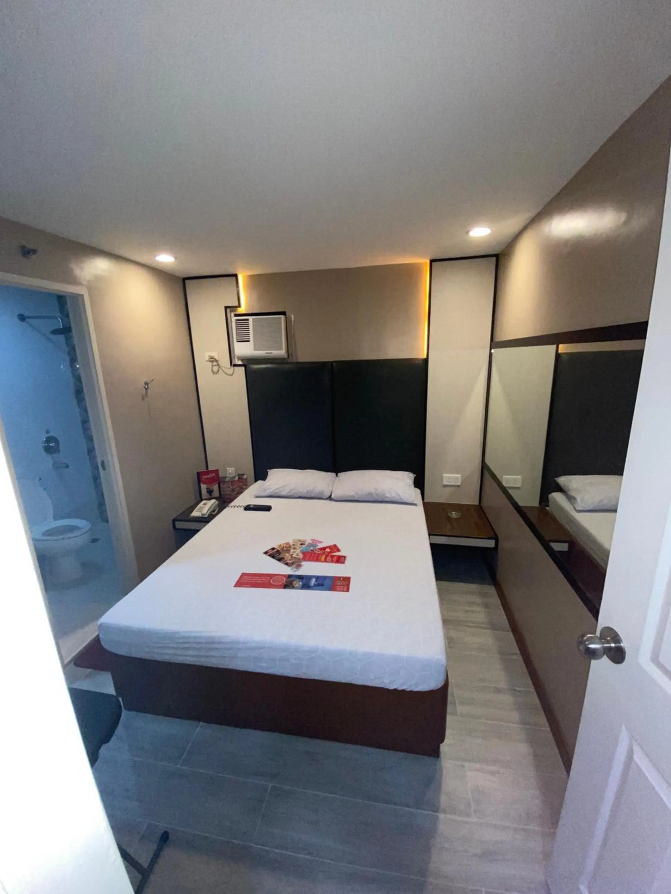 Bed in Hotel Sogo Santa Mesa