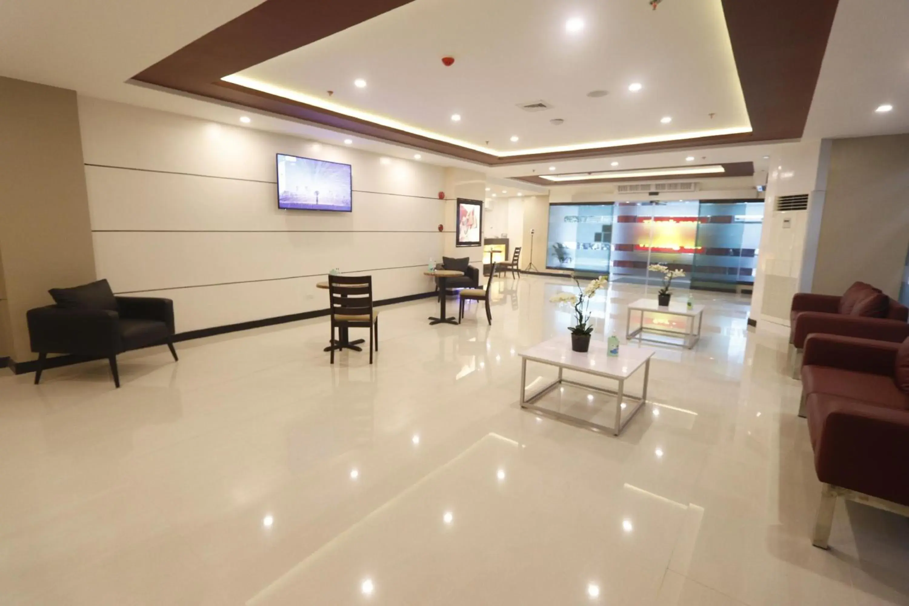 Facade/entrance in Hotel Sogo Timog 2 Facade/entrance in Hotel Sogo Timog 2