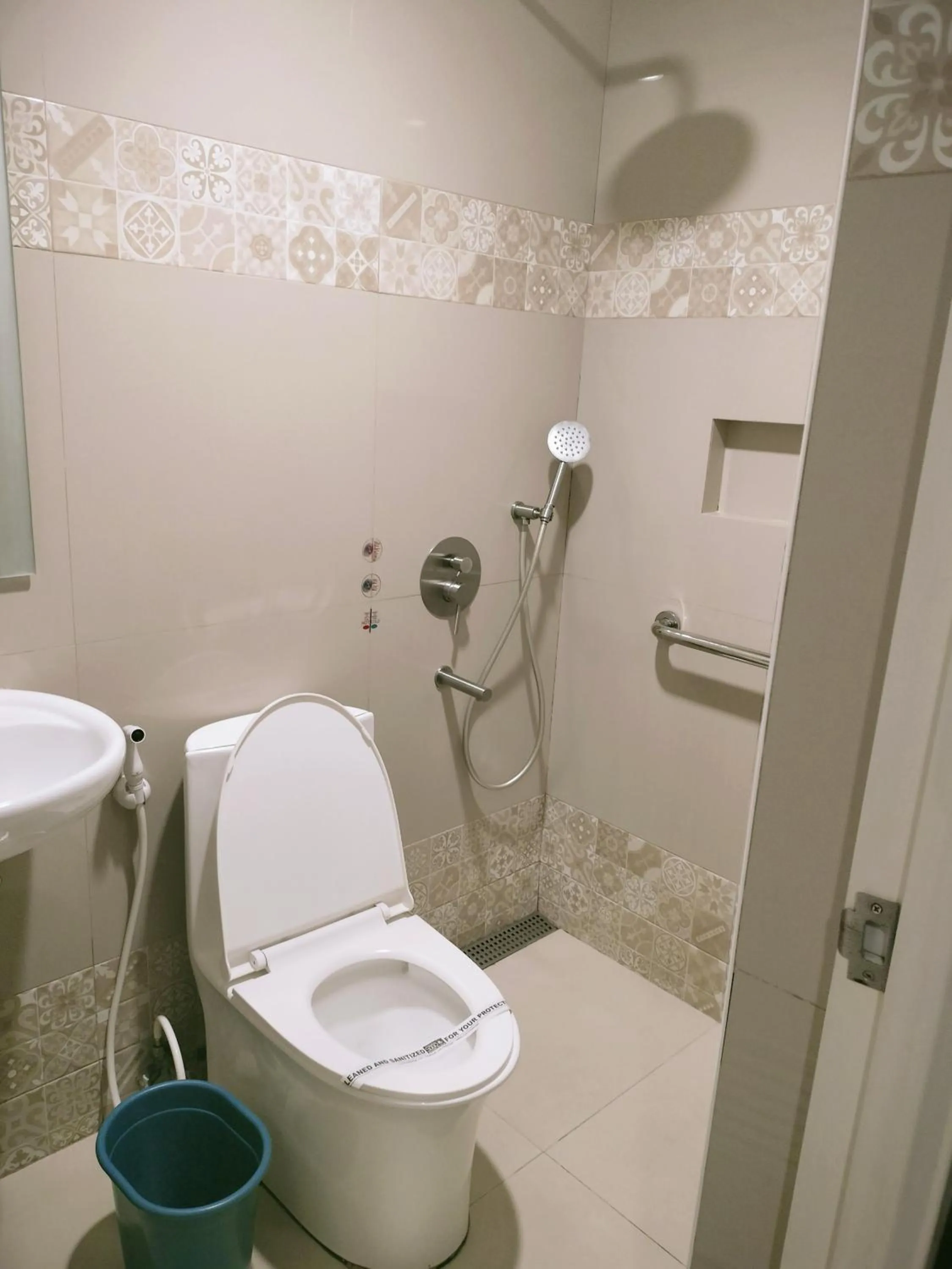 Bathroom in Hotel Sogo Edsa Taft