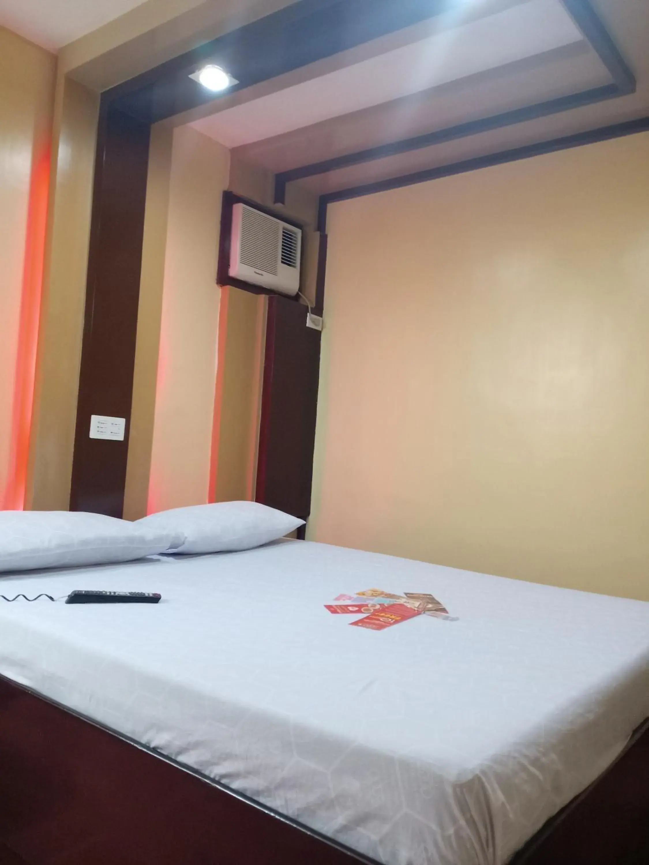 Photo of the whole room, Bed in Hotel Sogo Edsa Taft Photo of the whole room, Bed in Hotel Sogo Edsa Taft