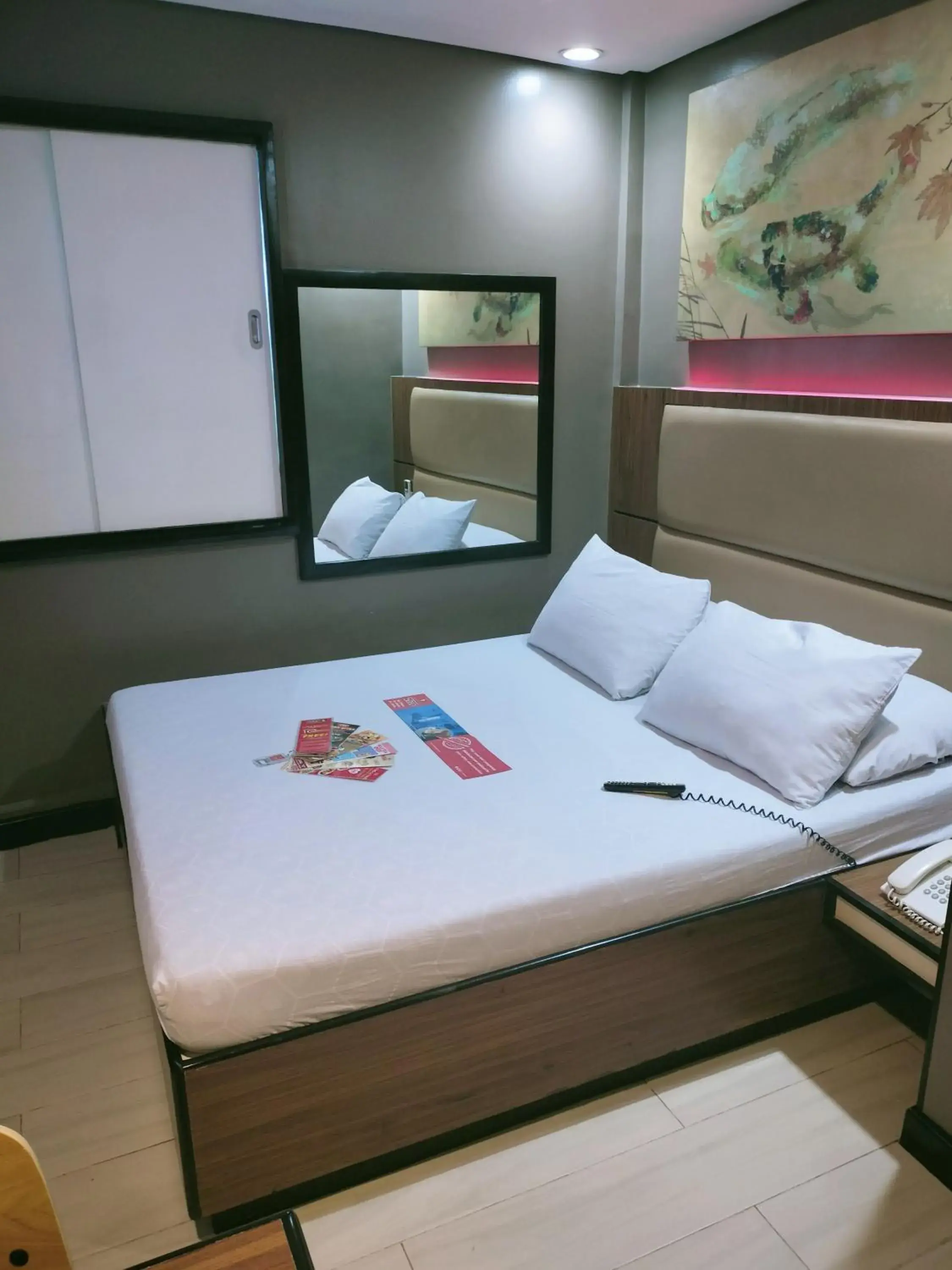 Bedroom, Bed in Hotel Sogo Edsa Taft Bedroom, Bed in Hotel Sogo Edsa Taft