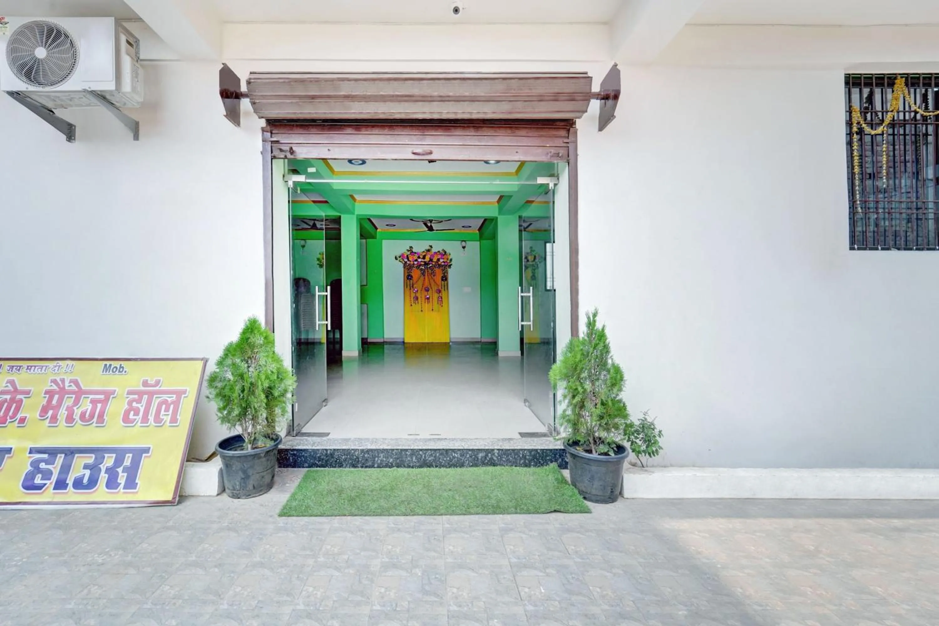 Facade/entrance in Hotel O R K Marriage Hall and Guest House