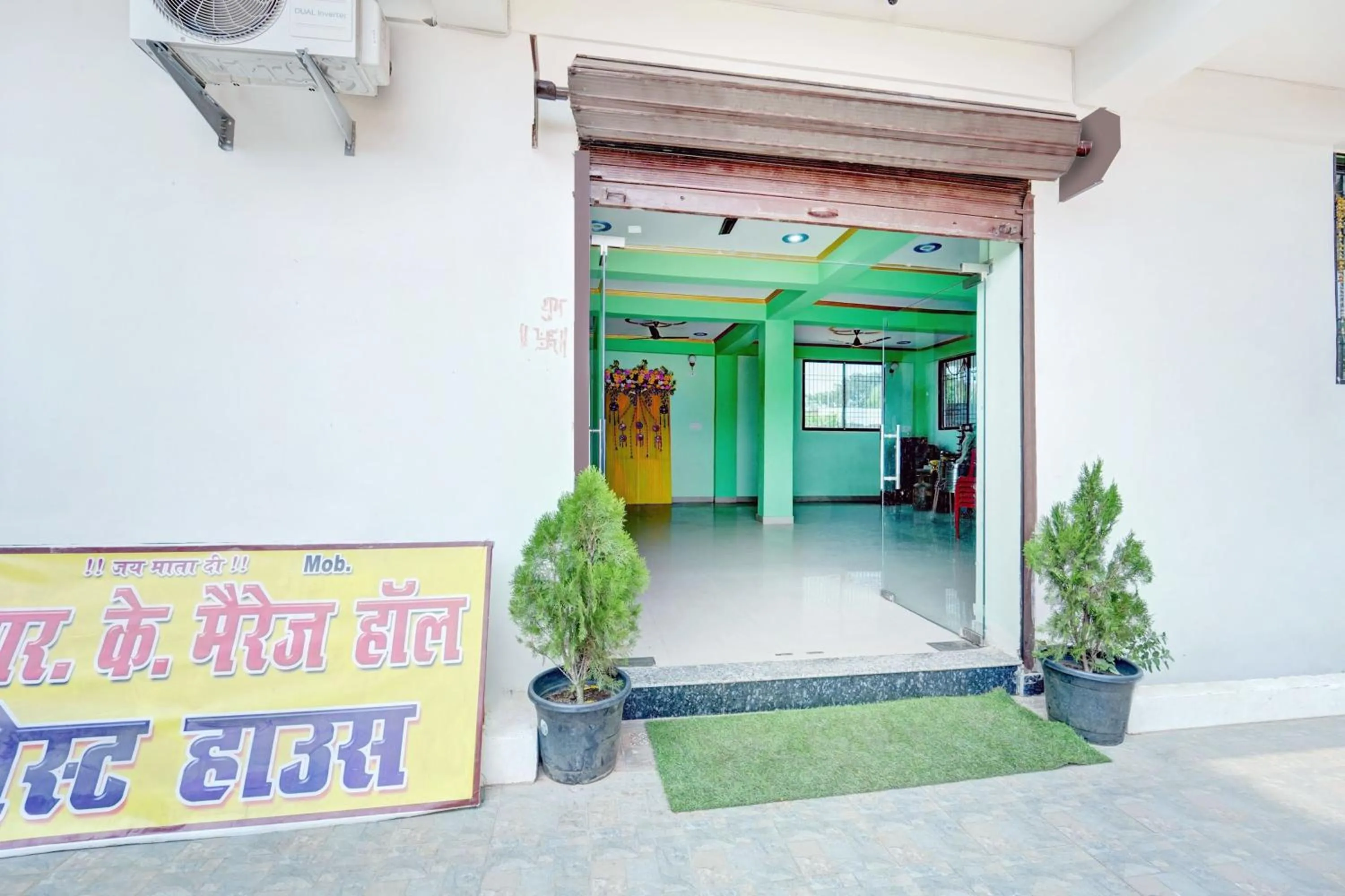 Facade/entrance in Hotel O R K Marriage Hall and Guest House