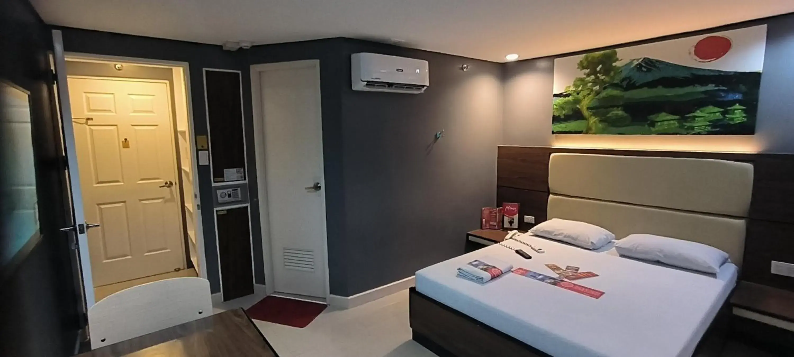 Bedroom, Bed in Hotel Sogo Davao Bedroom, Bed in Hotel Sogo Davao