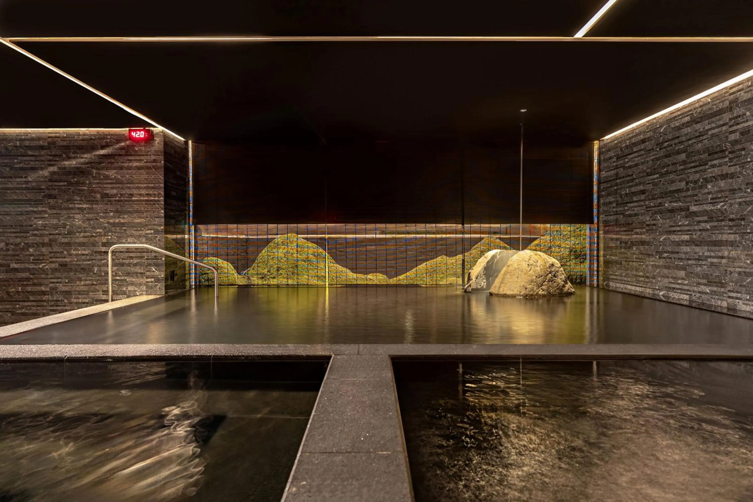 Hot Tub in 北投晶泉丰旅 Wellspring by Silks Beitou