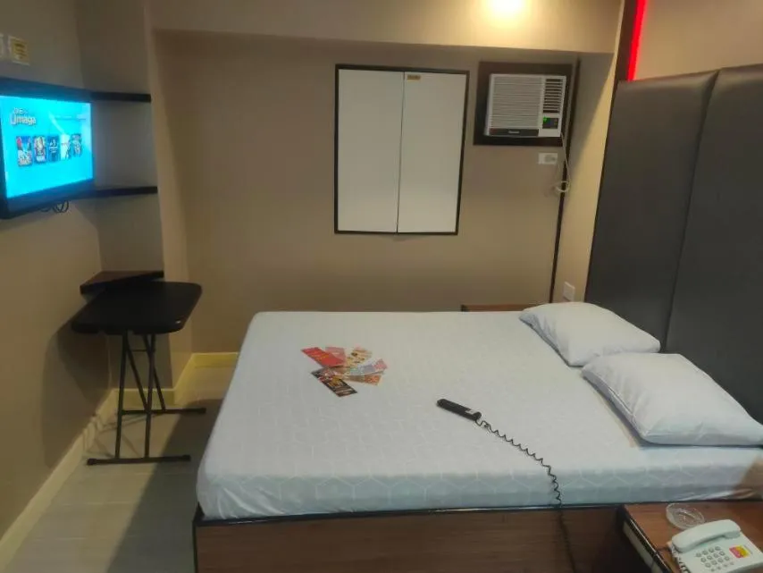 Bed in Hotel Sogo Macapagal