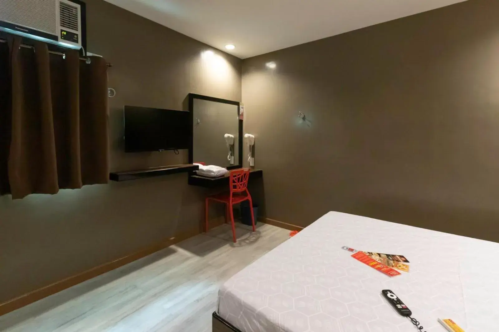 Photo of the whole room, Bed in Hotel Sogo Cagayan De Oro Photo of the whole room, Bed in Hotel Sogo Cagayan De Oro