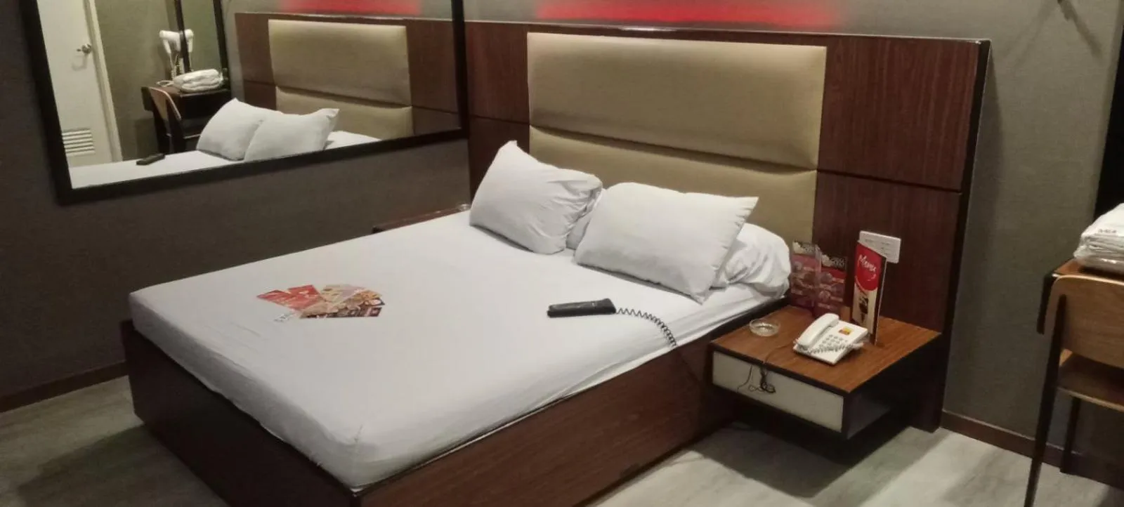 Bed in Hotel Sogo Buendia