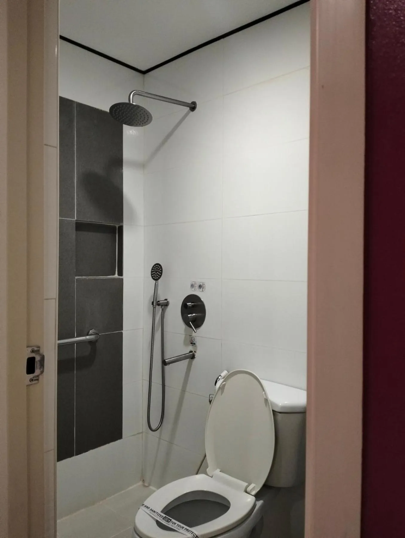 Bathroom in Hotel Sogo Roxas Blvd