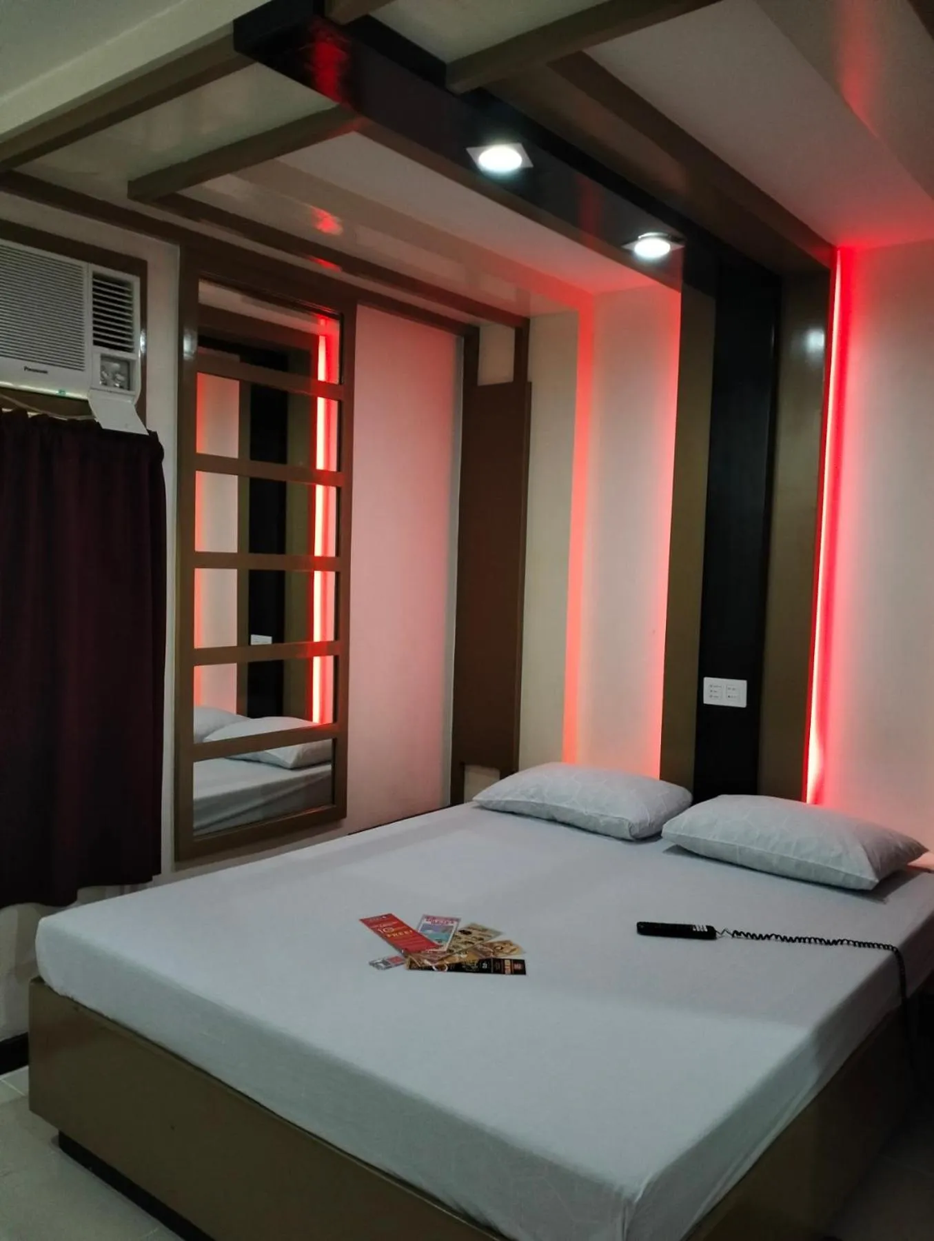 Bedroom, Bed in Hotel Sogo Roxas Blvd