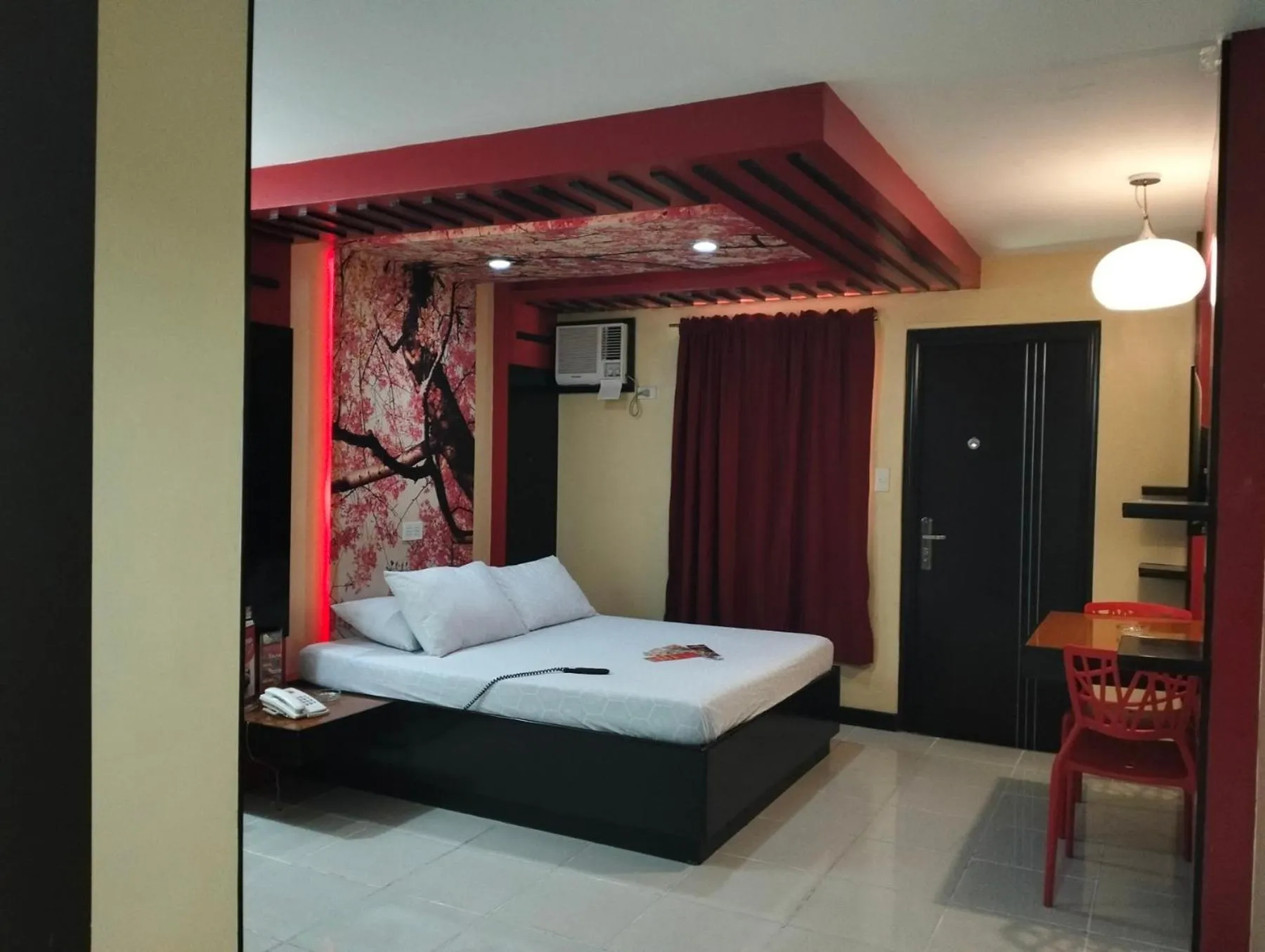 Bed in Hotel Sogo Roxas Blvd