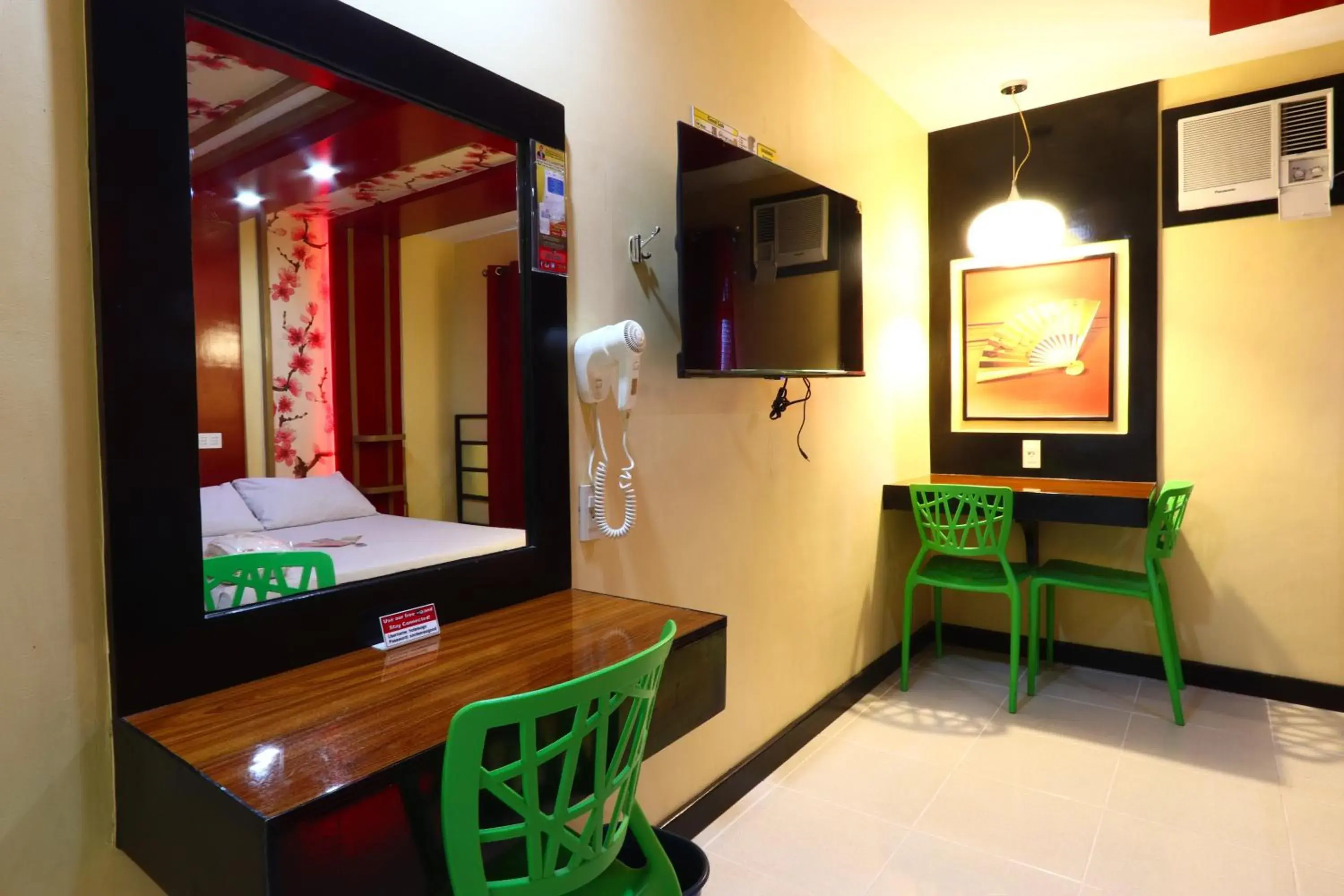 Bedroom, Bed in Hotel Sogo Yabut Bedroom, Bed in Hotel Sogo Yabut