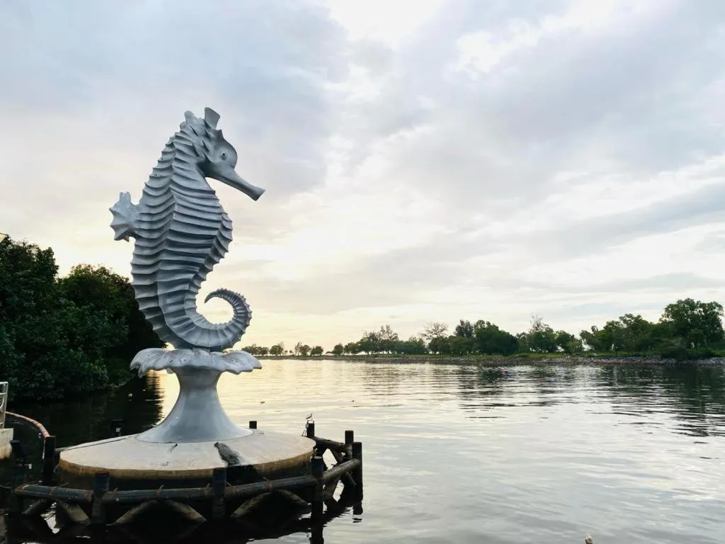 MiriTimesSquare DAJ#4 Free WI-FI