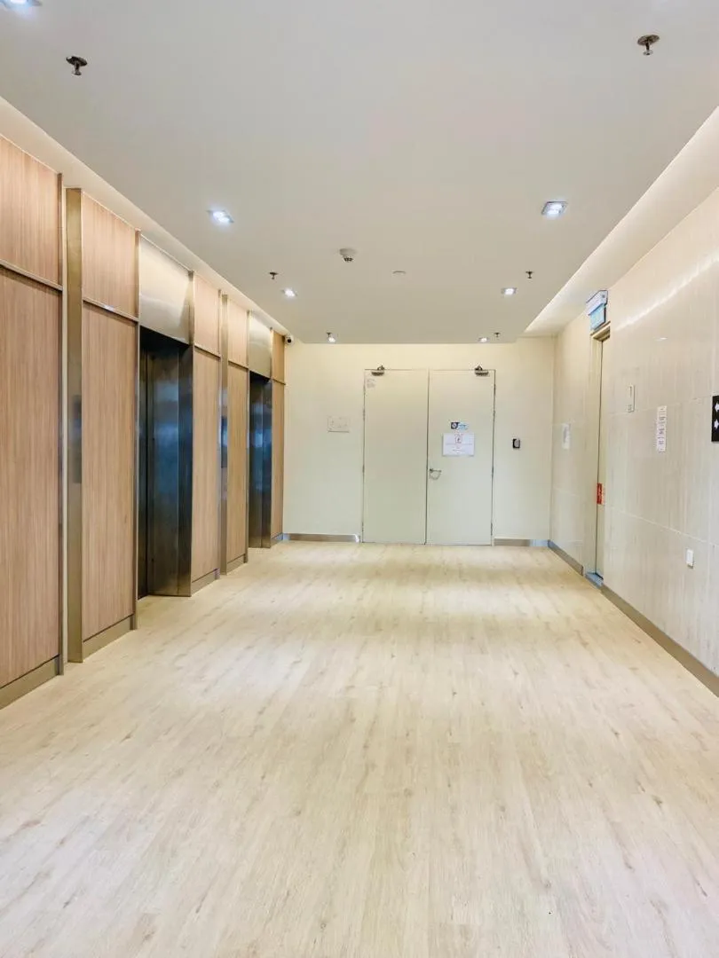 MiriTimesSquare DAJ#4 Free WI-FI