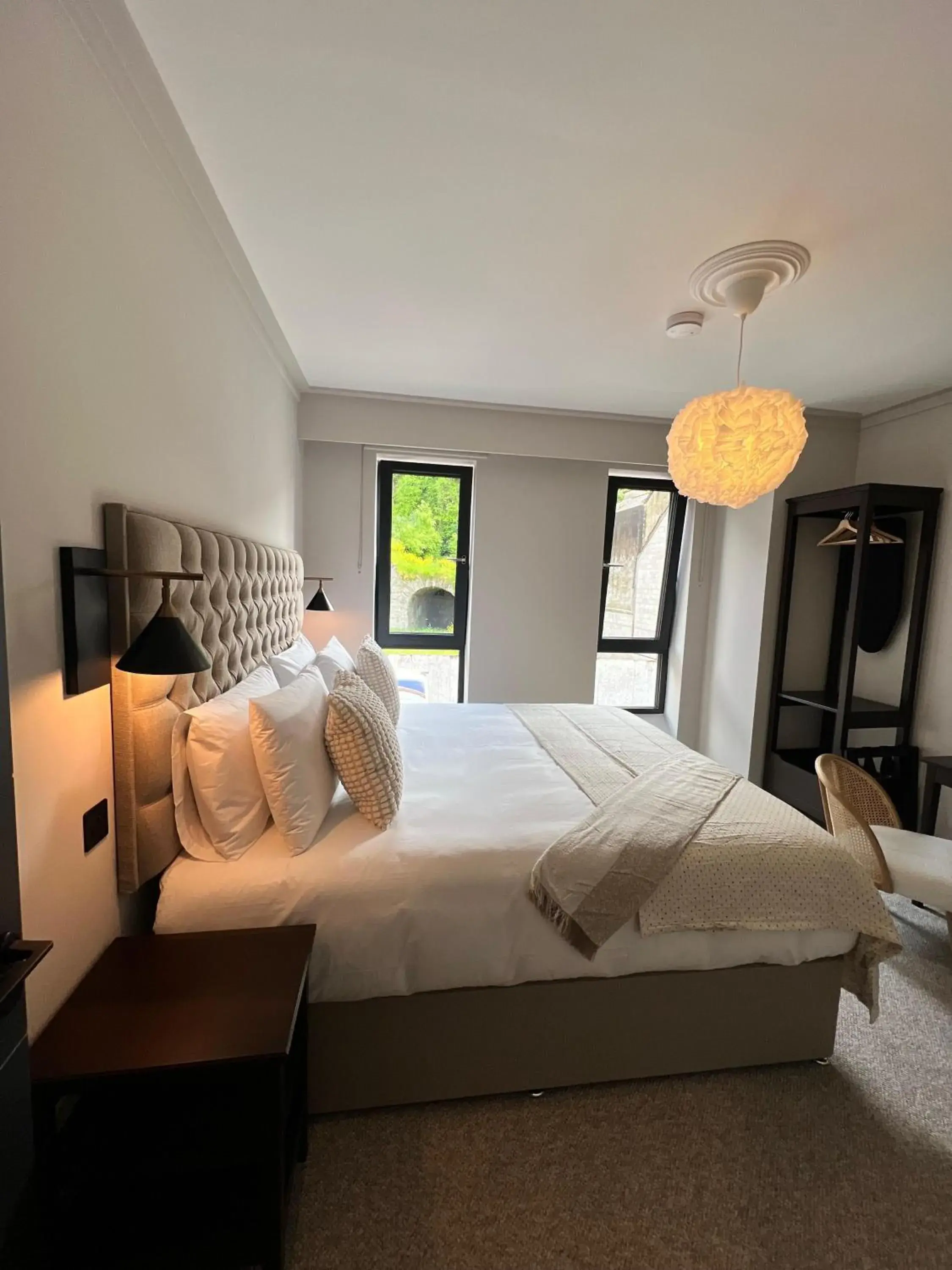 Deluxe Double or Twin Room - single occupancy in The Glen Quarter Deluxe Double or Twin Room - single occupancy in The Glen Quarter