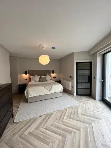 The Glen Quarter The Glen Quarter