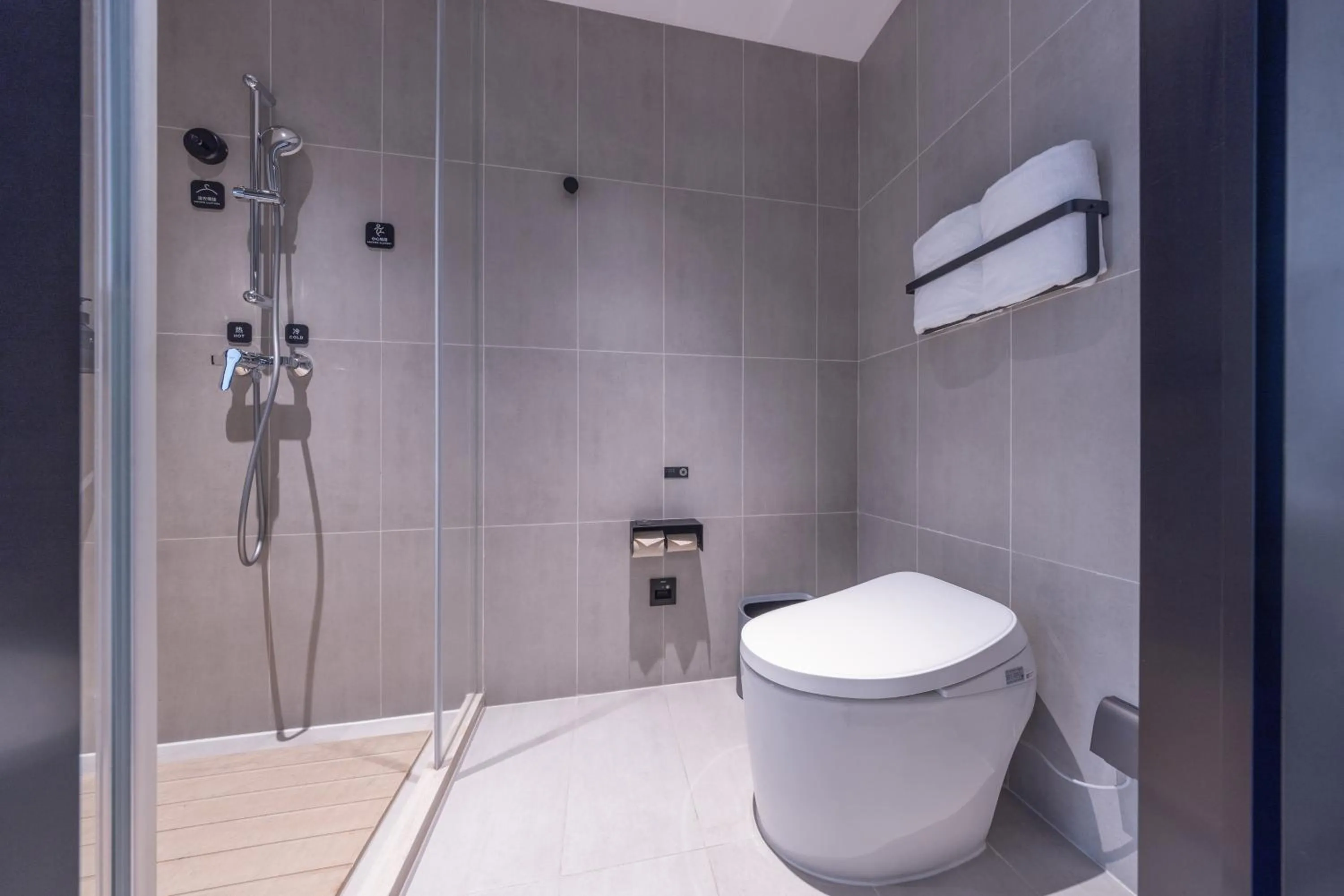 Atour Light Hotel Shanghai Daning International Shibei High-tech Park