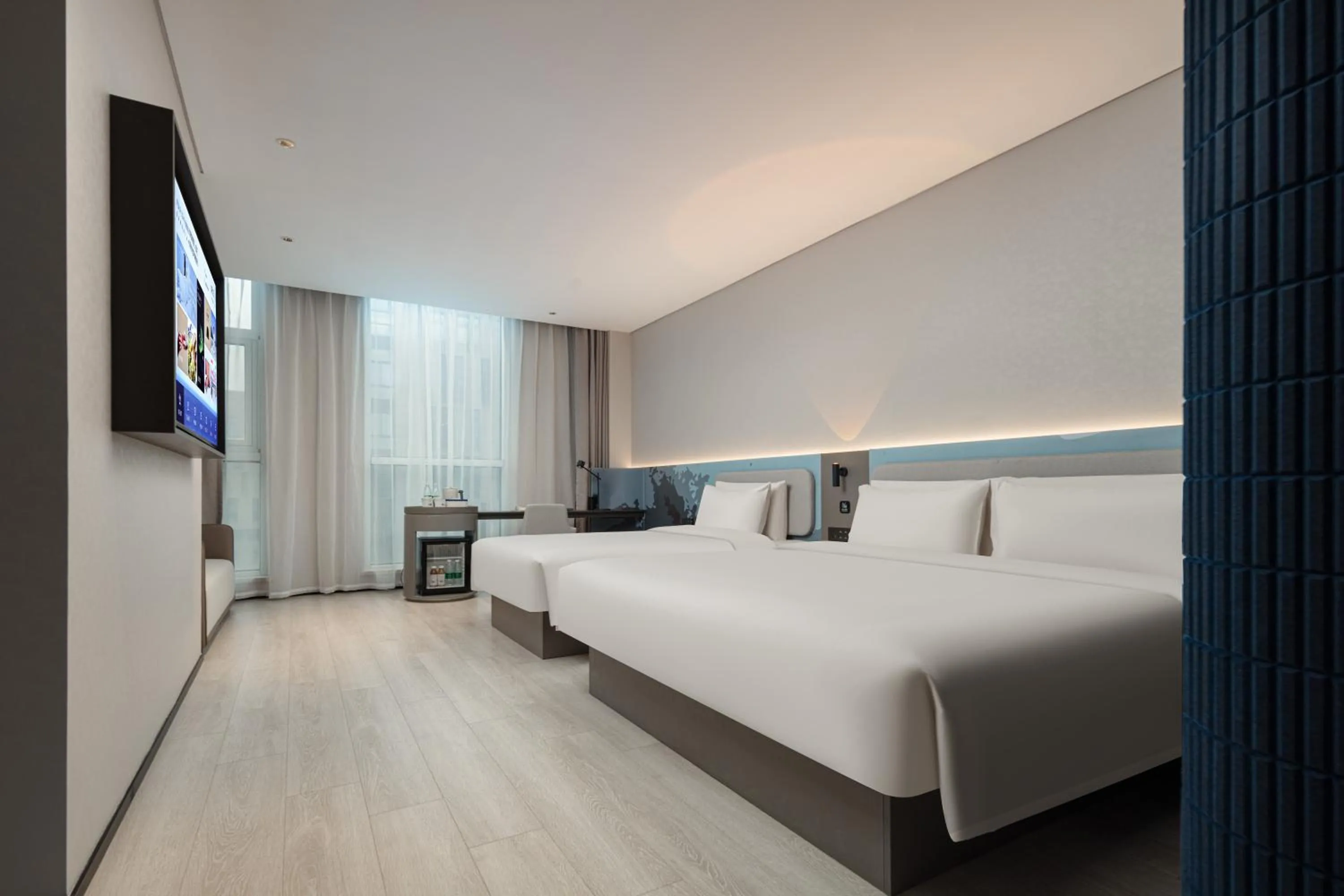 Photo of the whole room, Bed in Atour Light Hotel Shanghai Daning International Shibei High-tech Park
