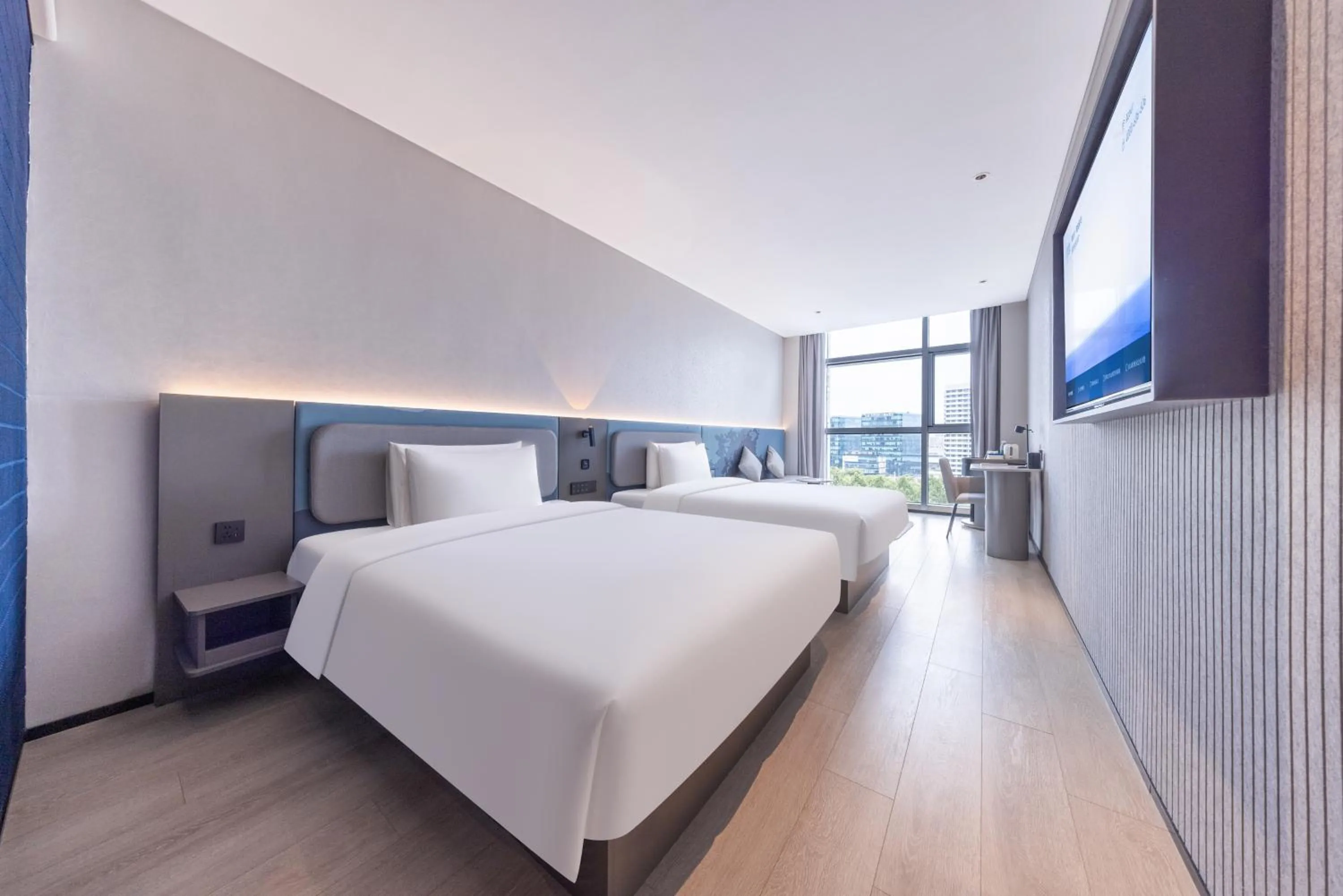 Photo of the whole room, Bed in Atour Light Hotel Shanghai Daning International Shibei High-tech Park