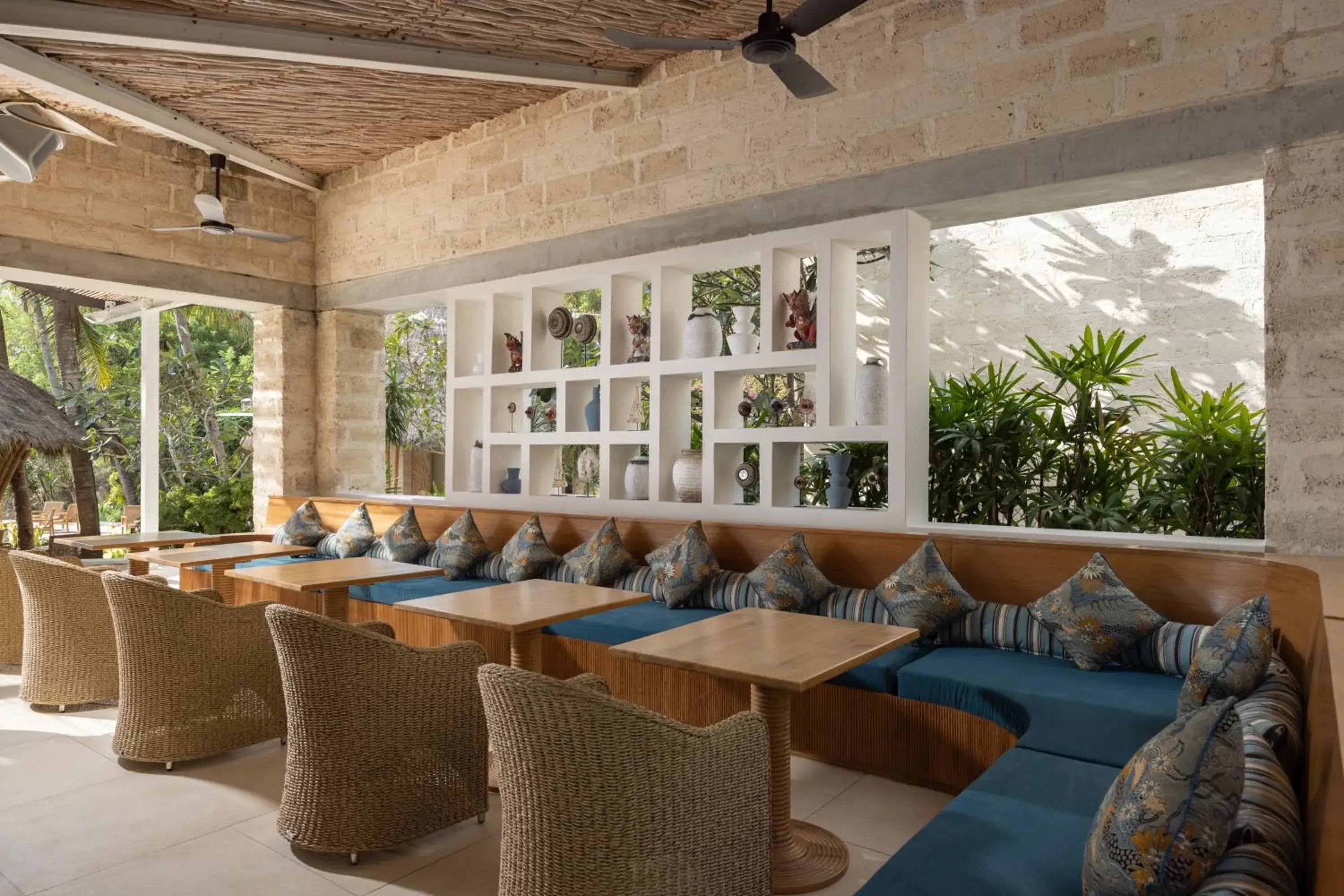 Restaurant/places to eat in Semaya Beach Resort Restaurant/places to eat in Semaya Beach Resort