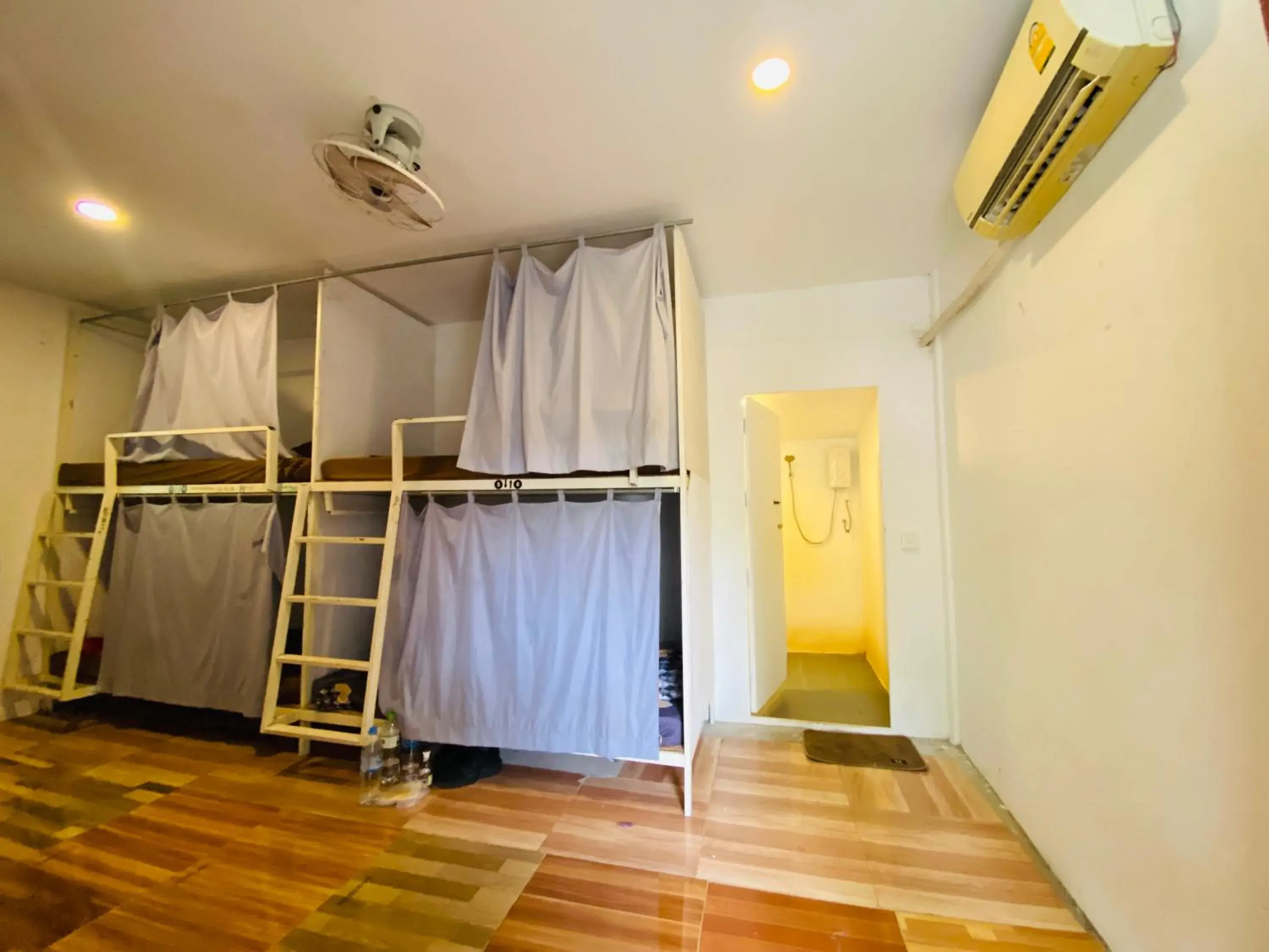 Bed in Koh Rong Beach Hostel and Bungalows Bed in Koh Rong Beach Hostel and Bungalows