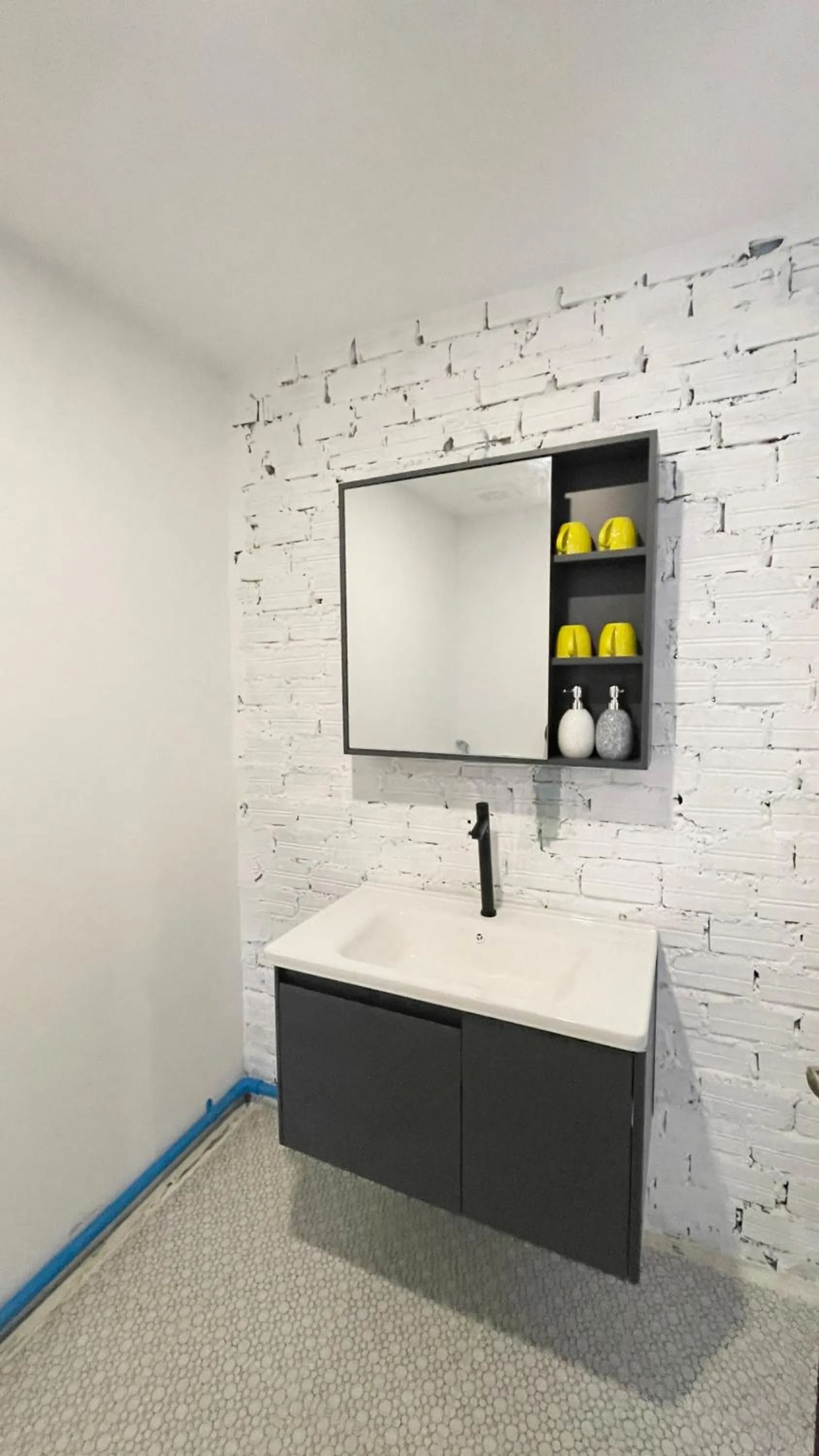 Bathroom in Koh Rong Beach Hostel and Bungalows