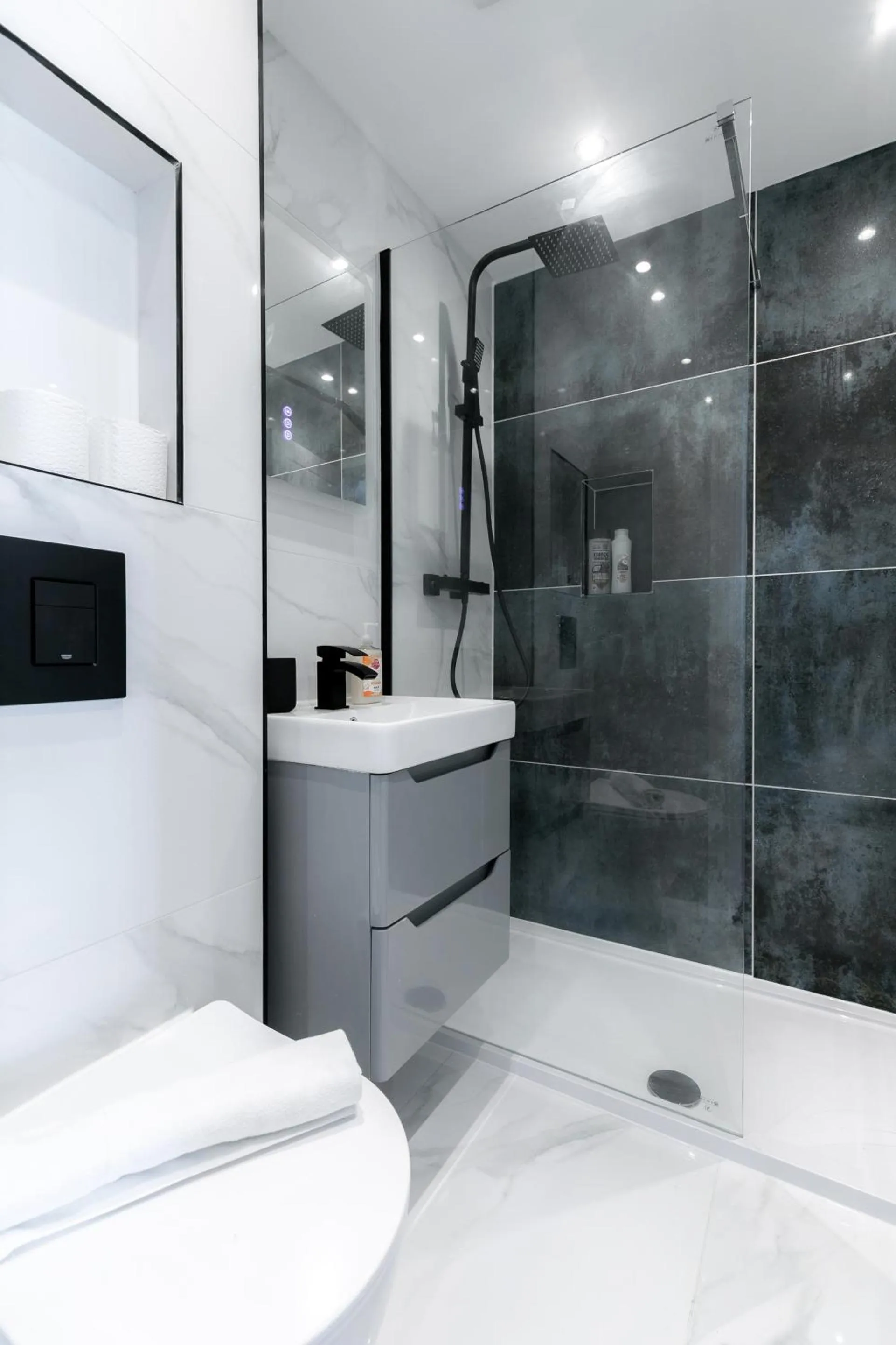 Bathroom in Comfortable Apartments near Harrods