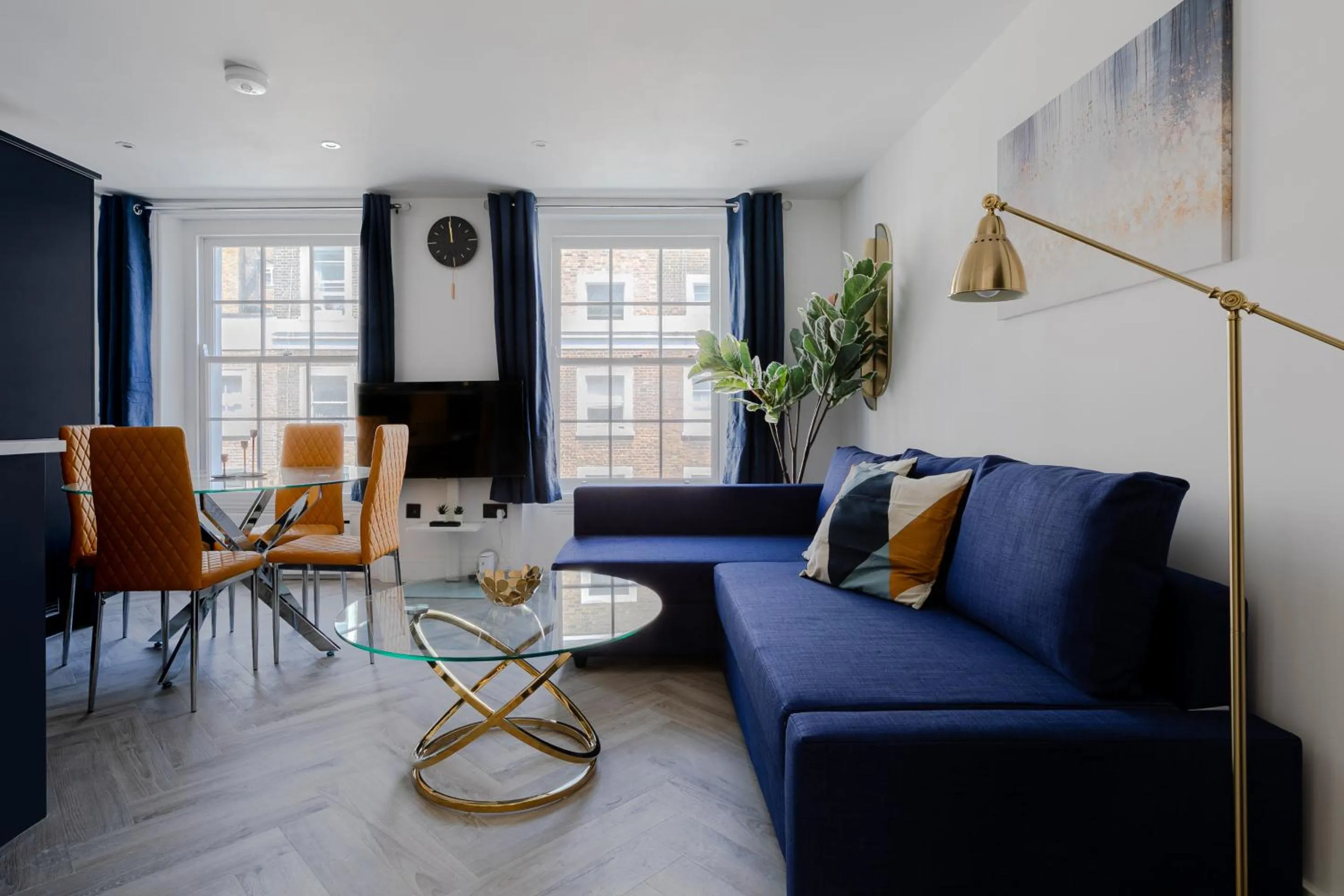 Living room in Comfortable Apartments near Harrods