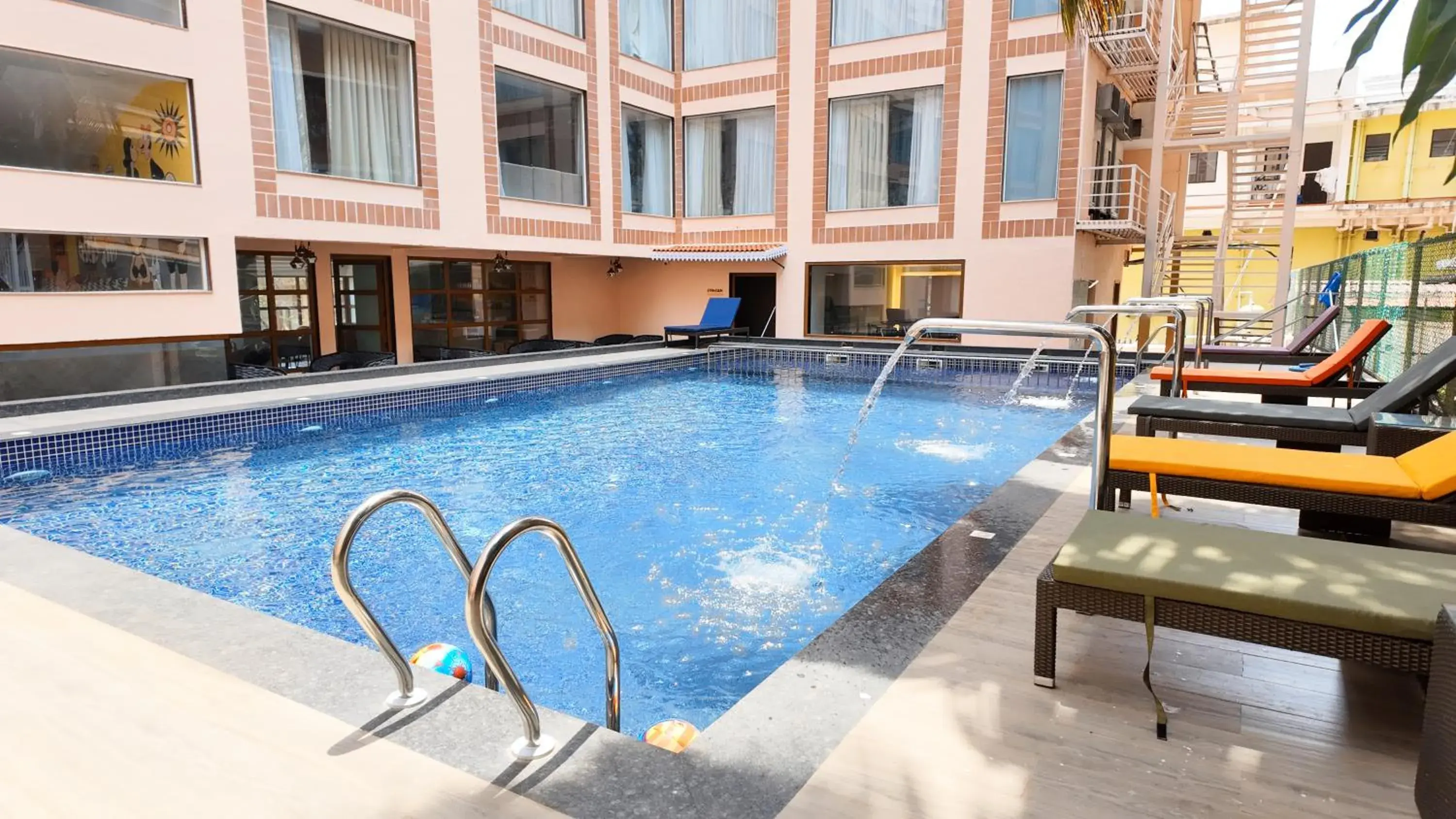 Swimming pool in Fortune Select Candolim, Goa - Member ITC Hotels' Group Swimming pool in Fortune Select Candolim, Goa - Member ITC Hotels' Group