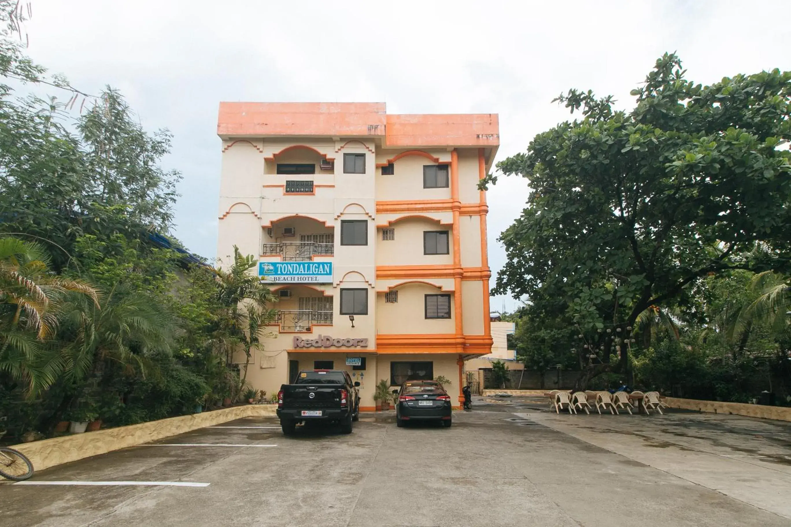 RedDoorz @ Tondaligan Beach Hotel RedDoorz @ Tondaligan Beach Hotel