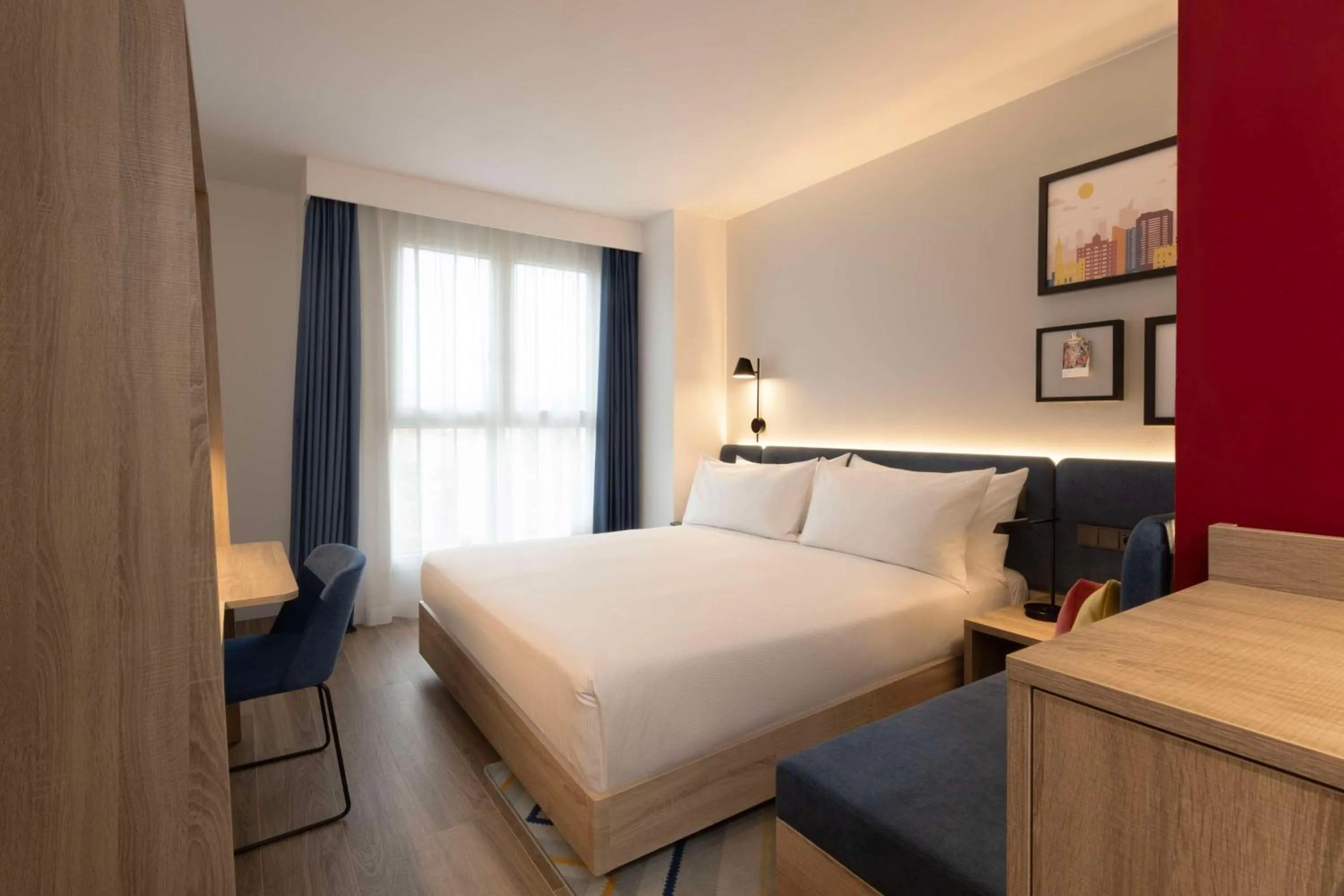 Bed in Hampton By Hilton Malaga Martiricos