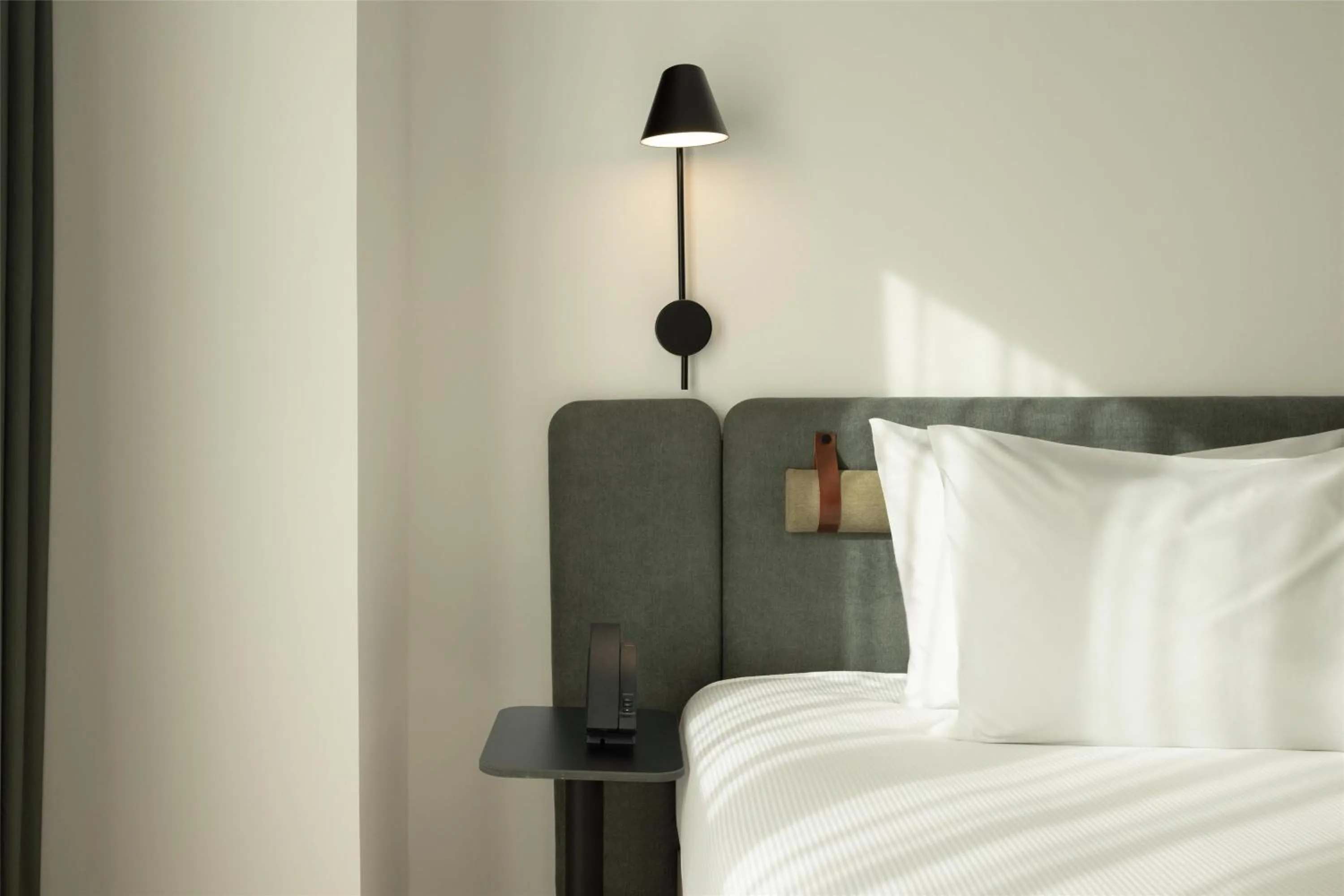 Bed in Hampton By Hilton Malaga Martiricos