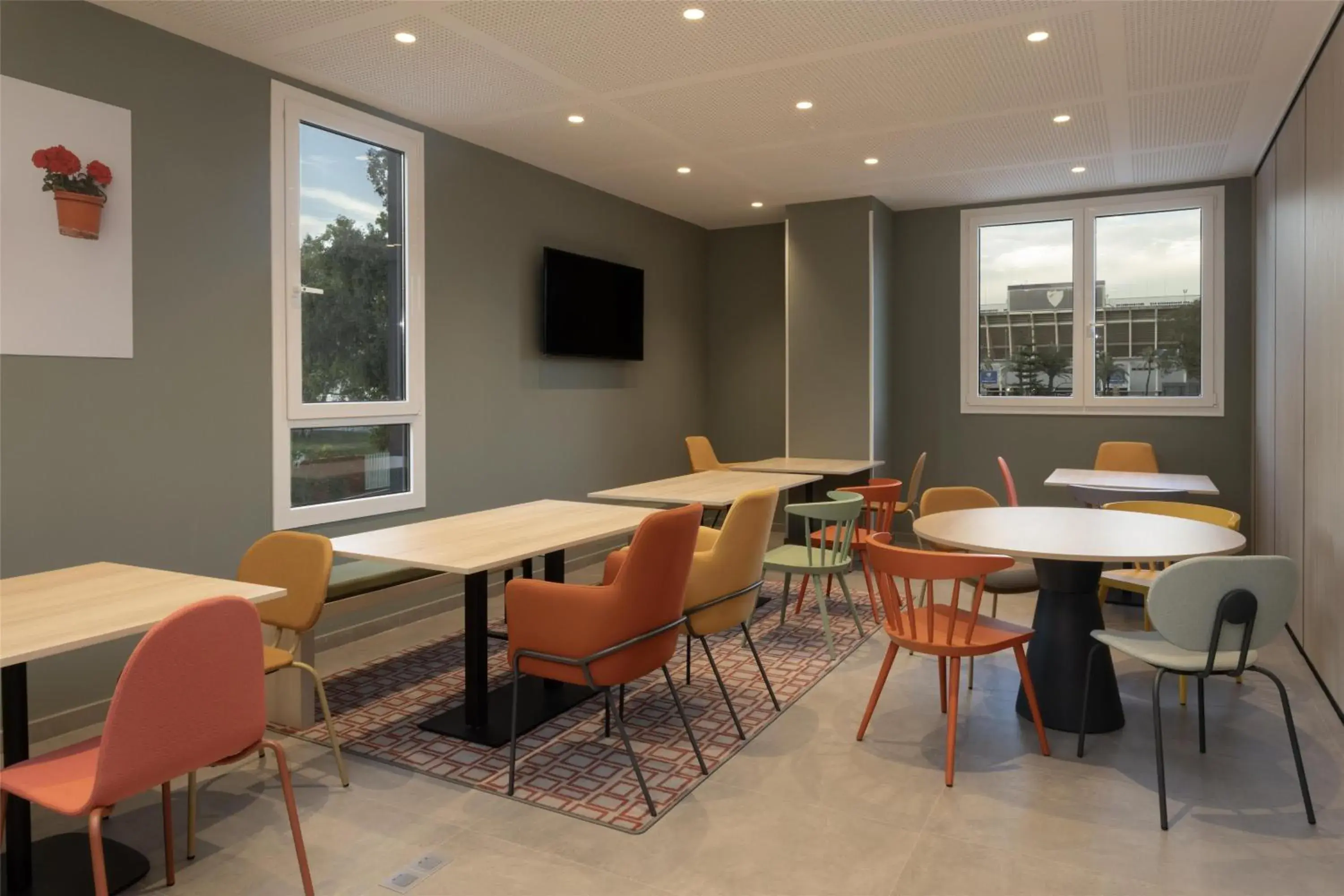 Restaurant/places to eat in Hampton By Hilton Malaga Martiricos Restaurant/places to eat in Hampton By Hilton Malaga Martiricos