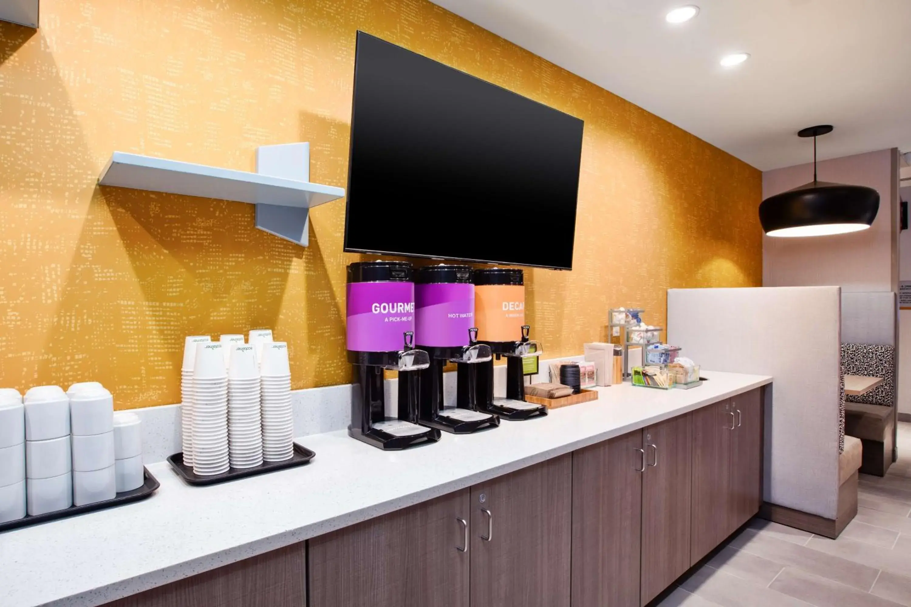 Breakfast in Home2 Suites By Hilton Grand Rapids Northeast Breakfast in Home2 Suites By Hilton Grand Rapids Northeast