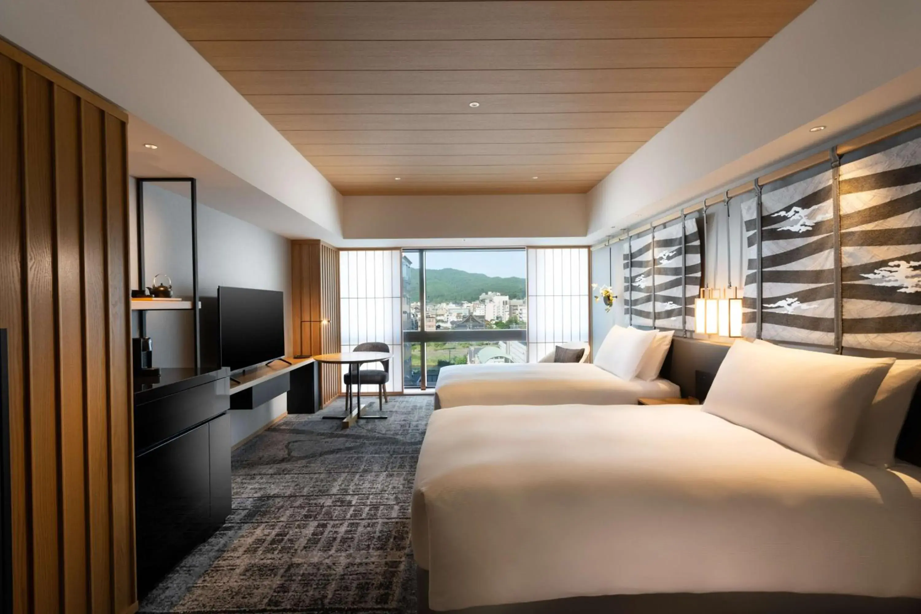 Deluxe Twin Room in Hilton Kyoto Deluxe Twin Room in Hilton Kyoto