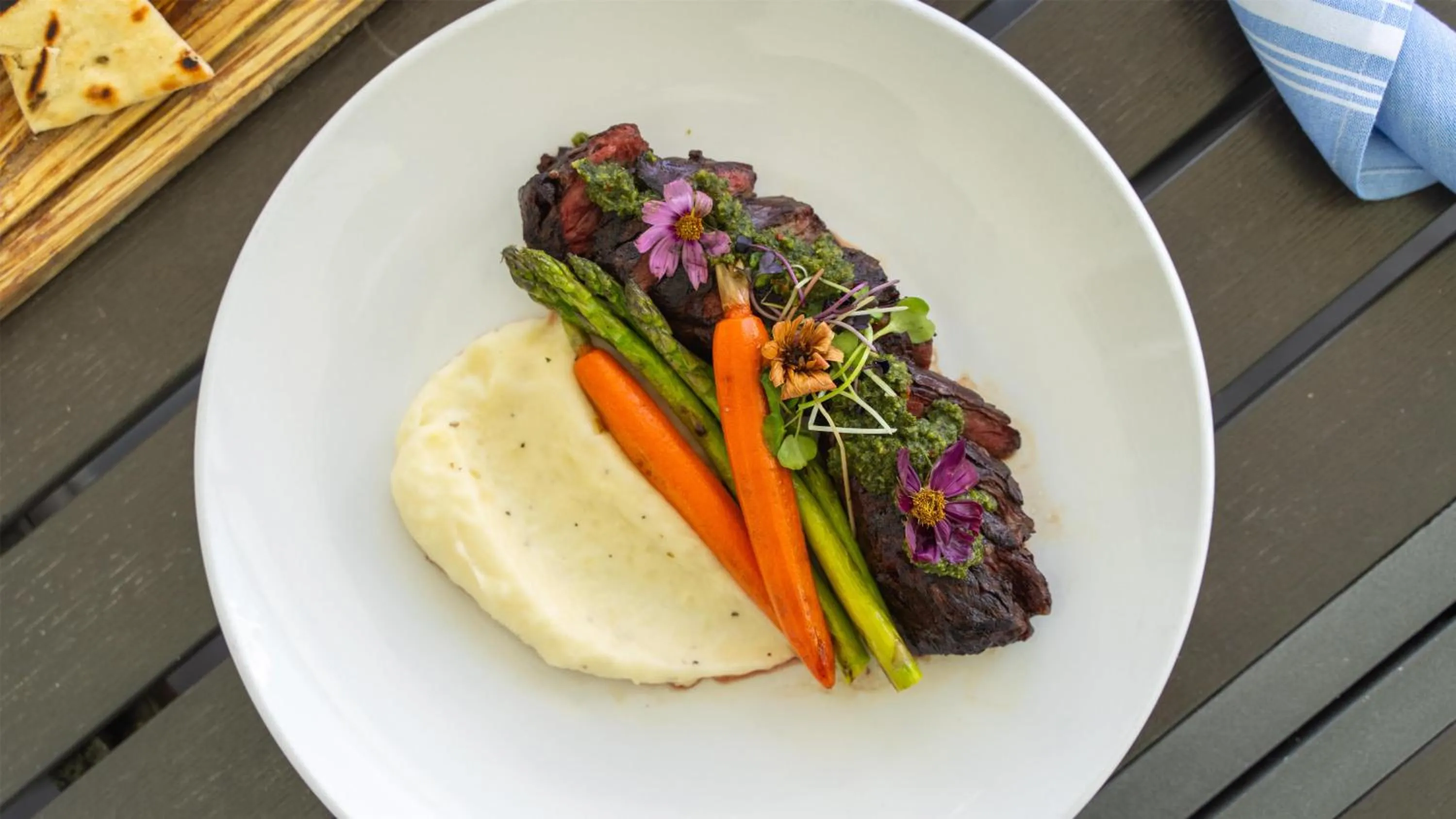 Restaurant/places to eat in The Ellie Beach Resort Myrtle Beach, Tapestry By Hilton