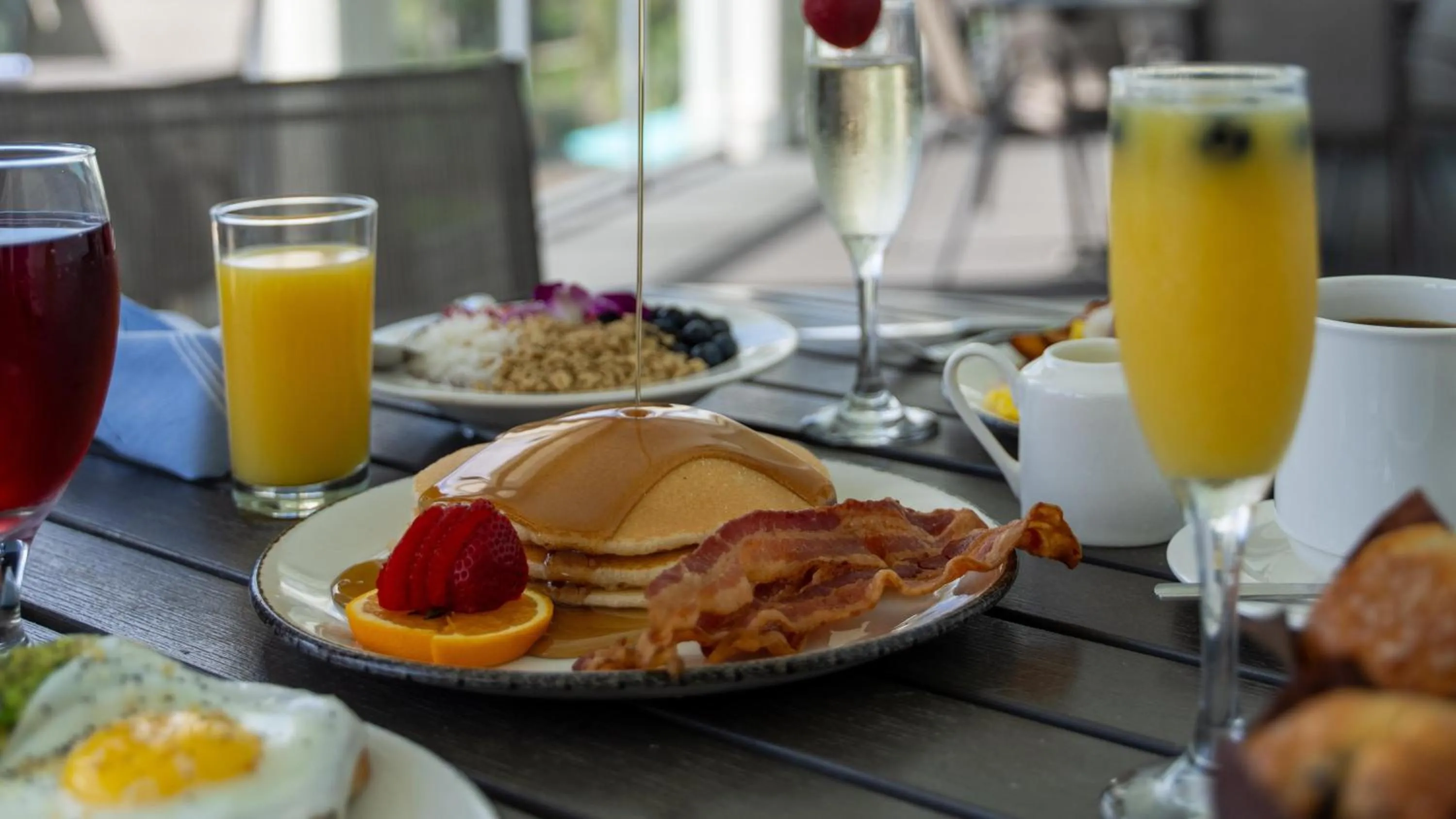 Restaurant/places to eat in The Ellie Beach Resort Myrtle Beach, Tapestry By Hilton