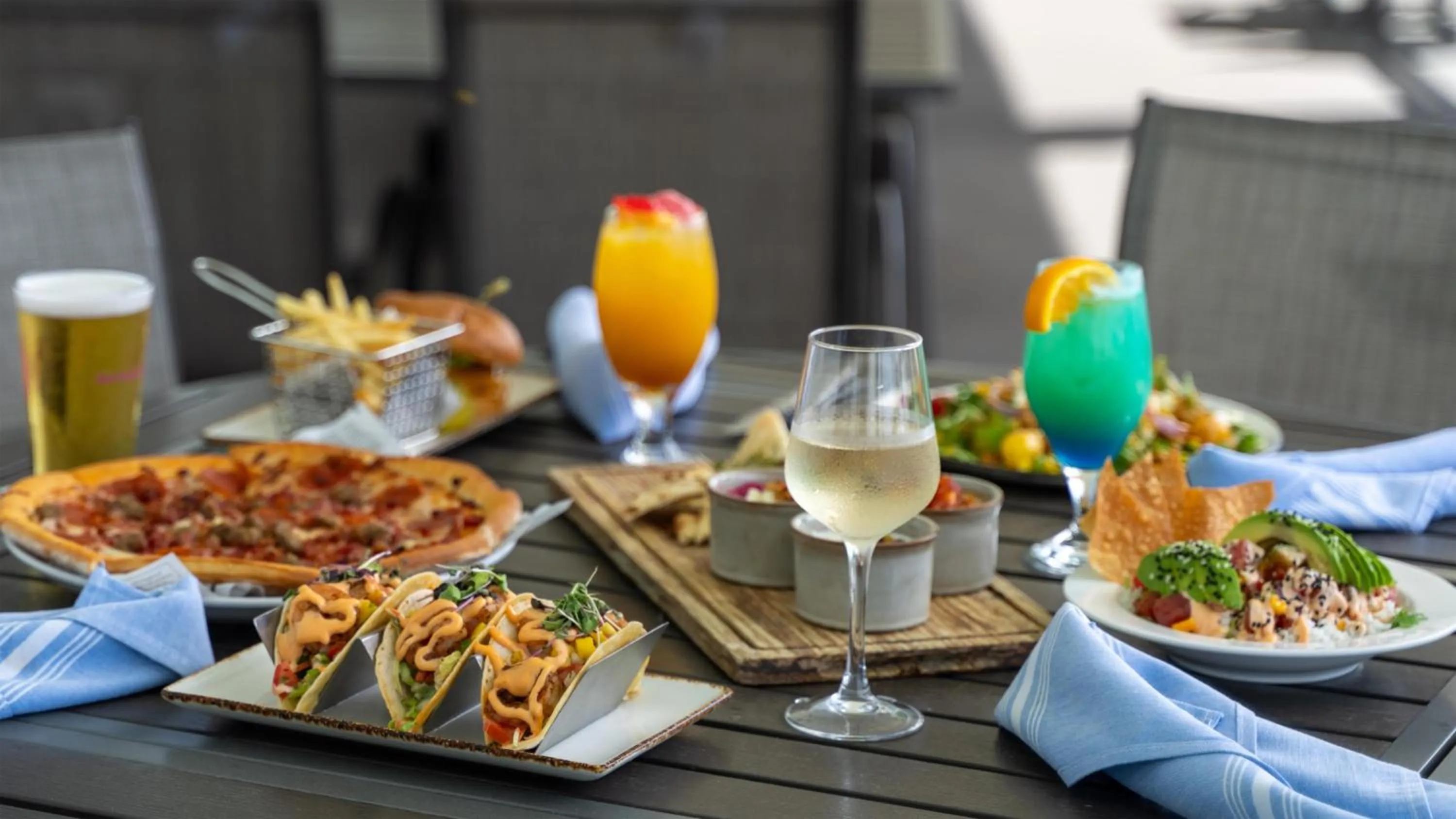 Restaurant/places to eat in The Ellie Beach Resort Myrtle Beach, Tapestry By Hilton