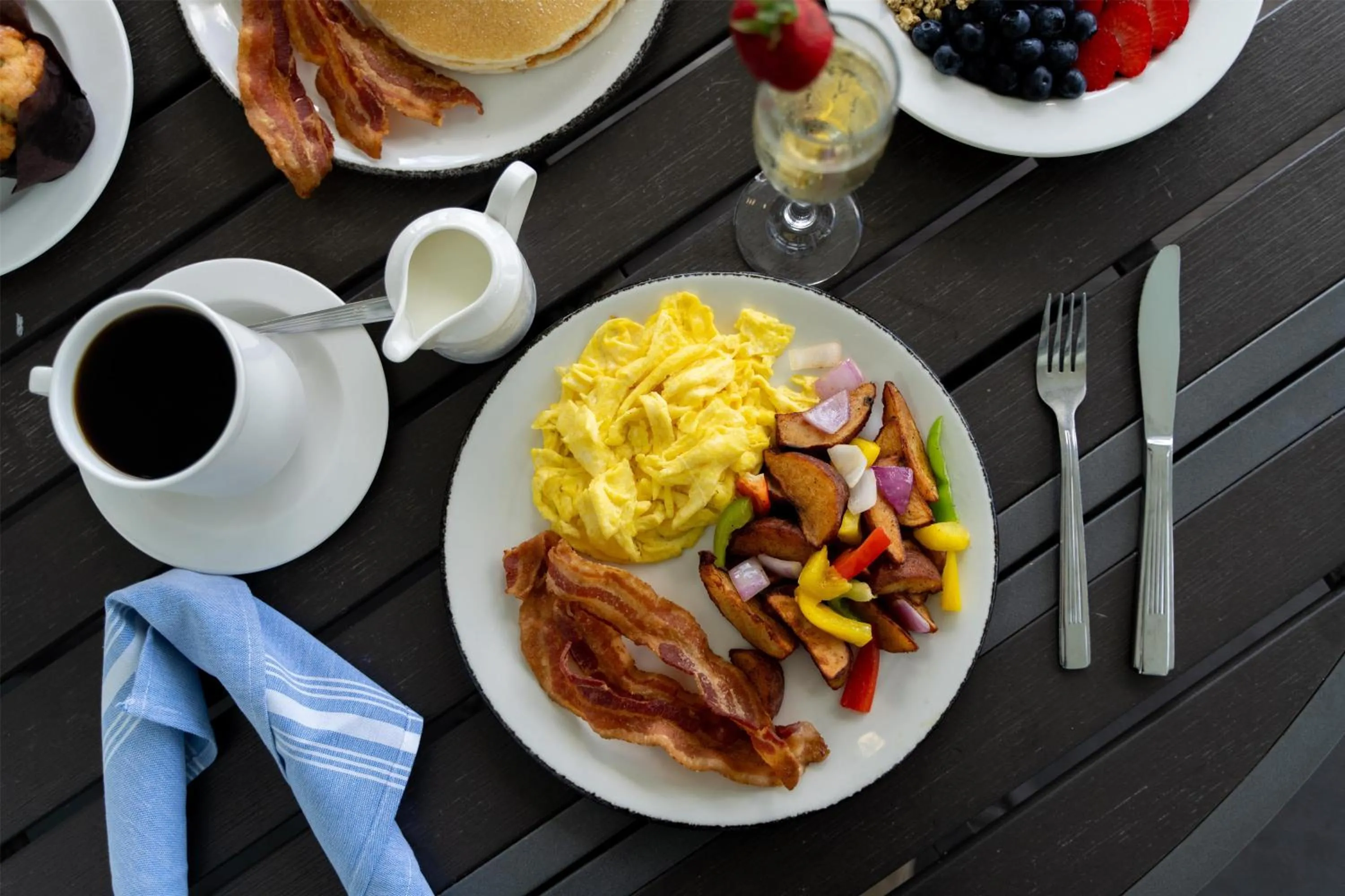 Restaurant/places to eat in The Ellie Beach Resort Myrtle Beach, Tapestry By Hilton