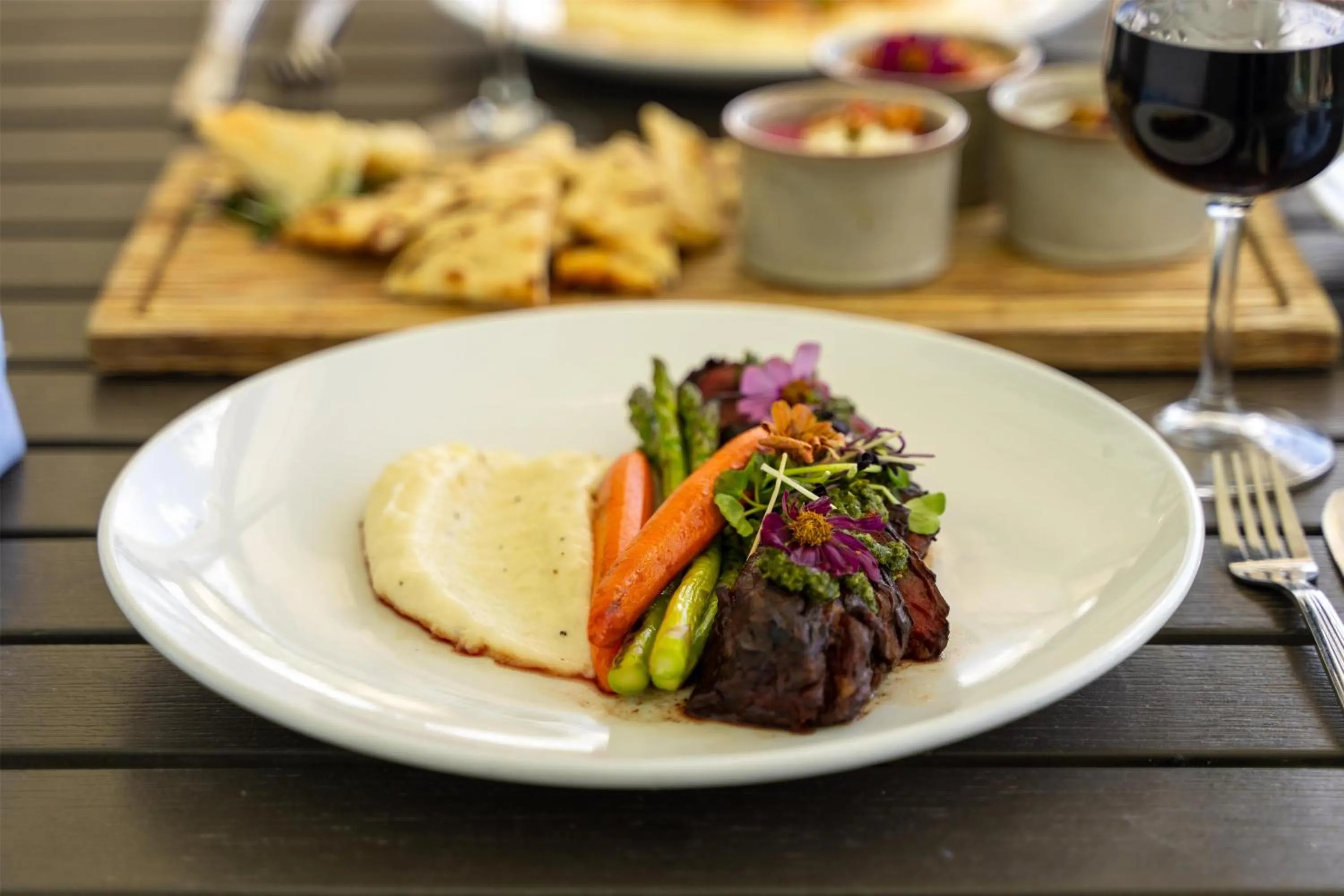 Restaurant/places to eat in The Ellie Beach Resort Myrtle Beach, Tapestry By Hilton