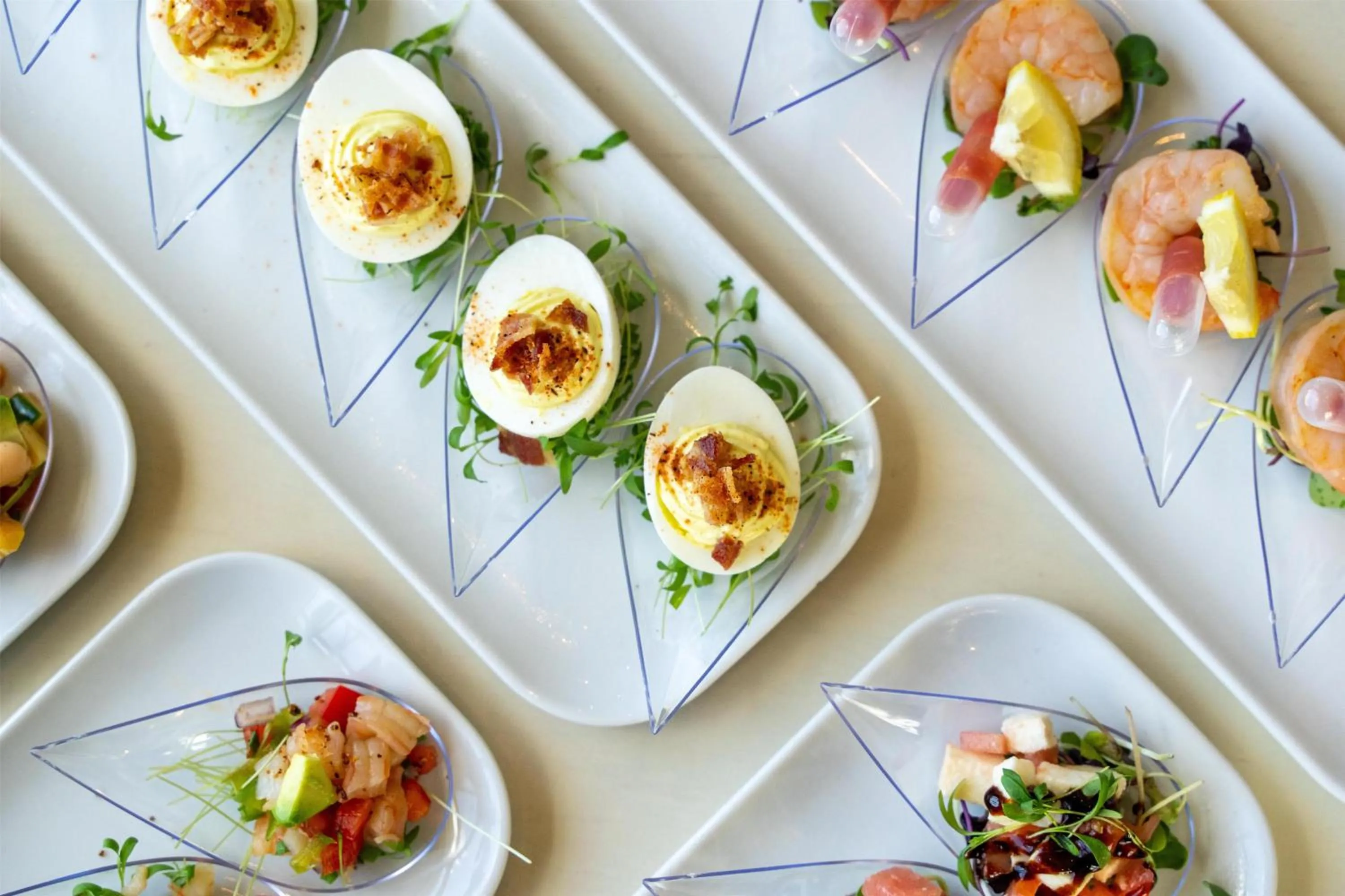 Dining area in The Ellie Beach Resort Myrtle Beach, Tapestry By Hilton