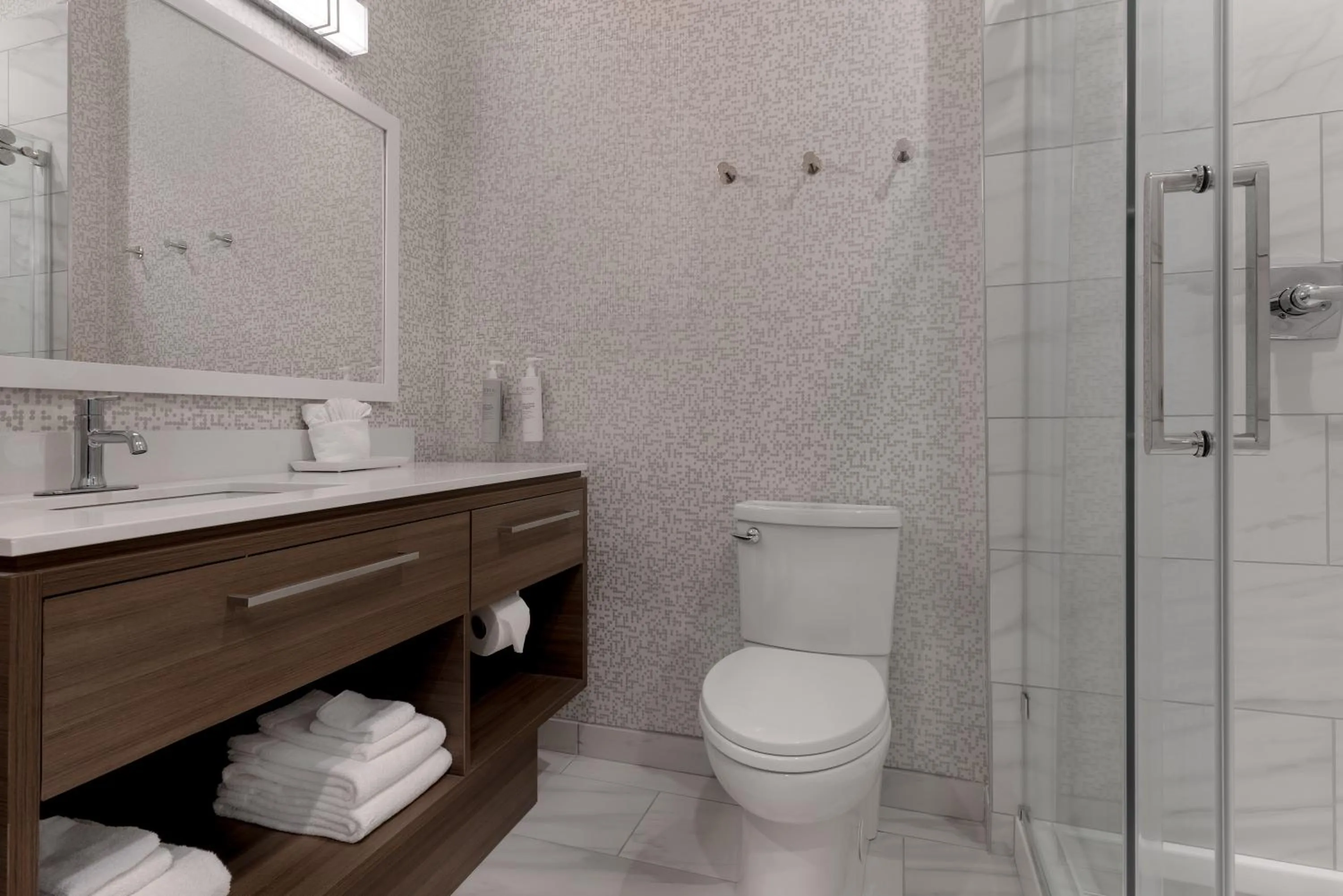 Bathroom in Home2 Suites By Hilton Kokomo